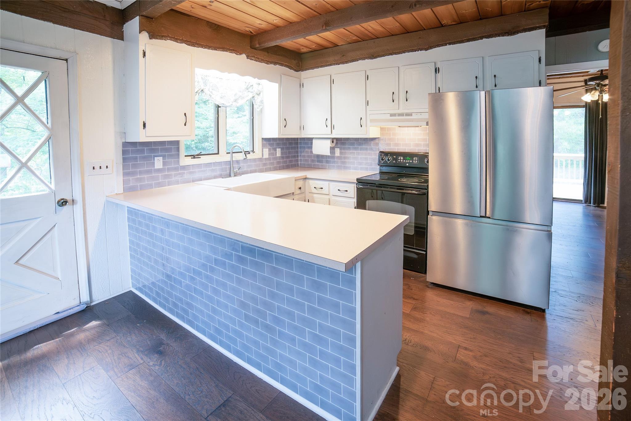 3555 Majestic View Place — Lenoir