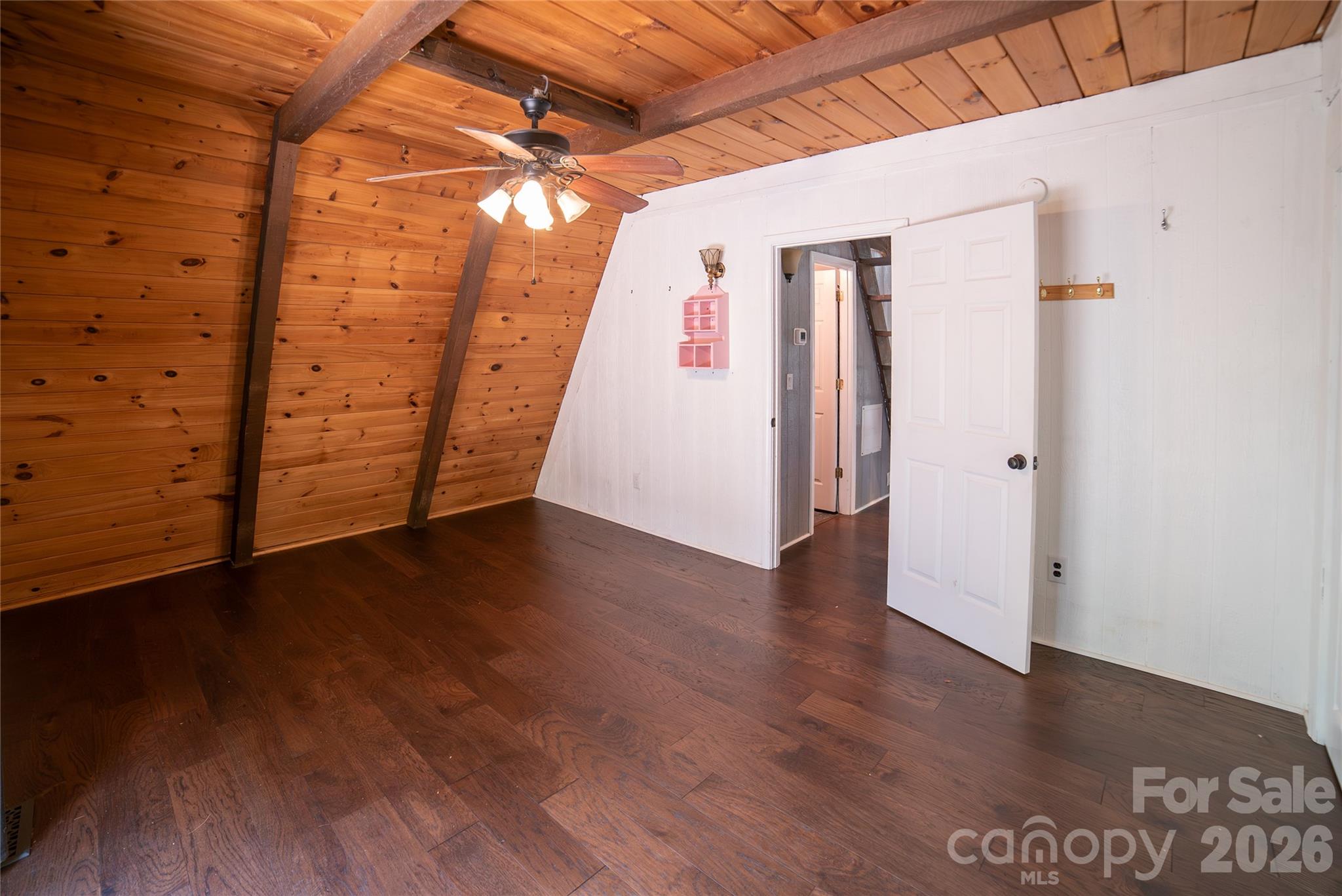 3555 Majestic View Place — Lenoir