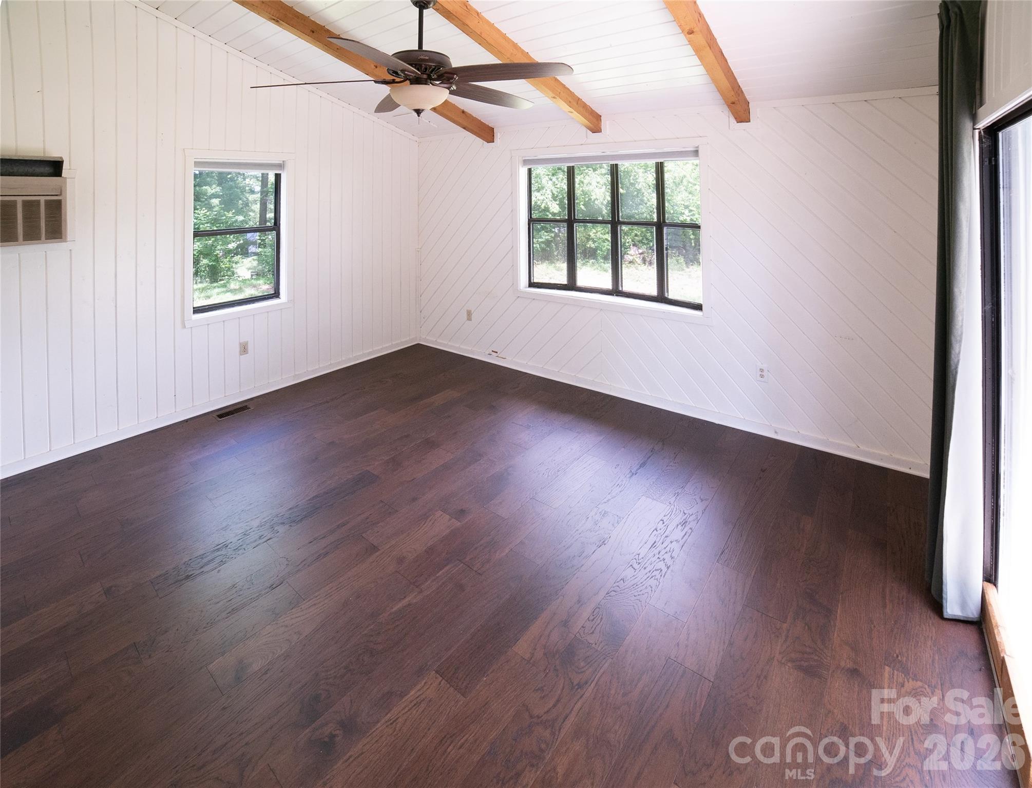 3555 Majestic View Place — Lenoir