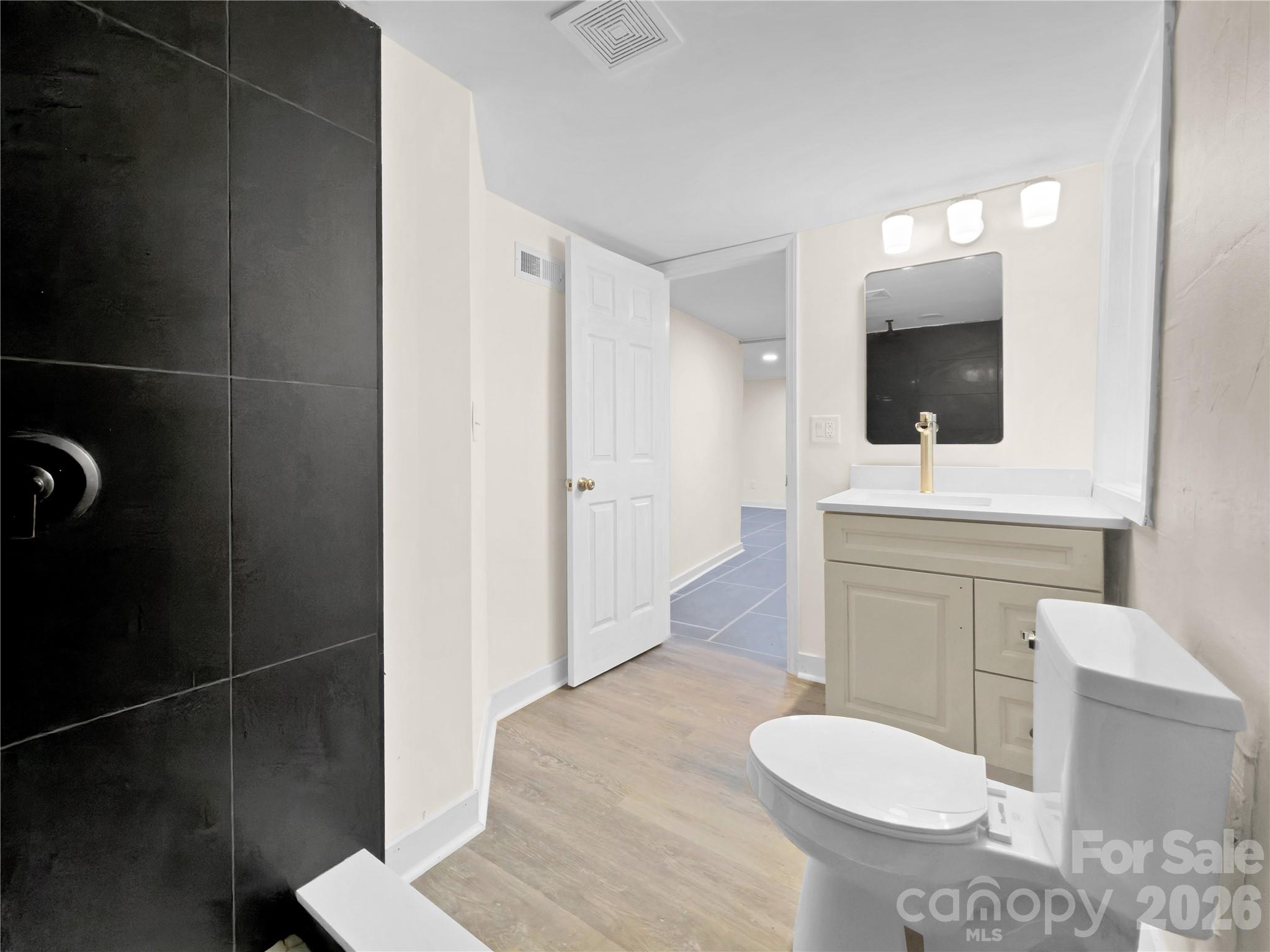 218 Palmer Street NW — Lenoir