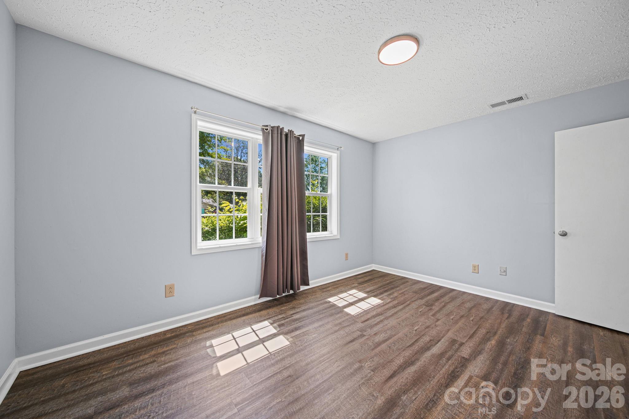 604 Leander Street — Shelby