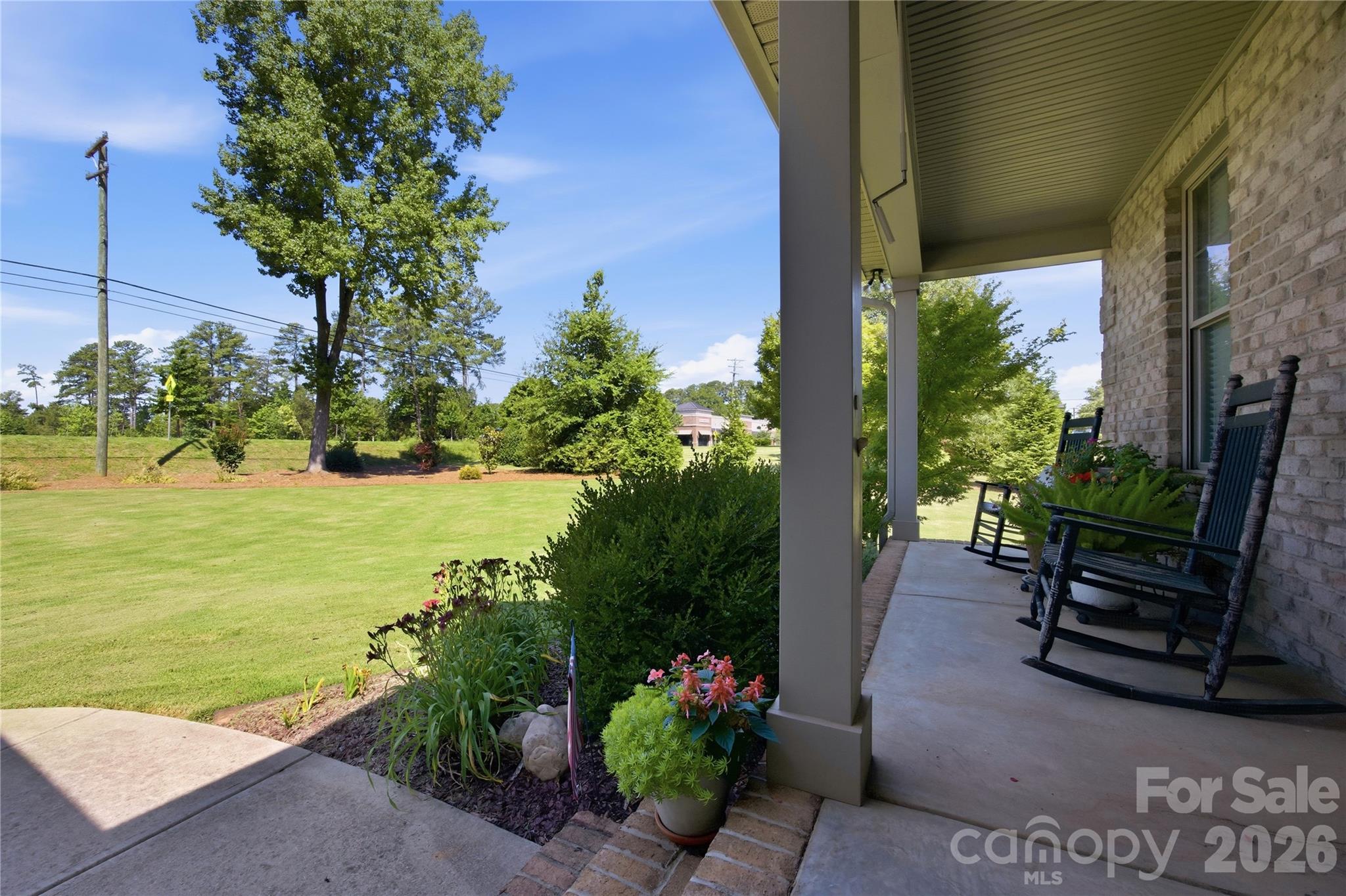 1005 S Point Road — Belmont