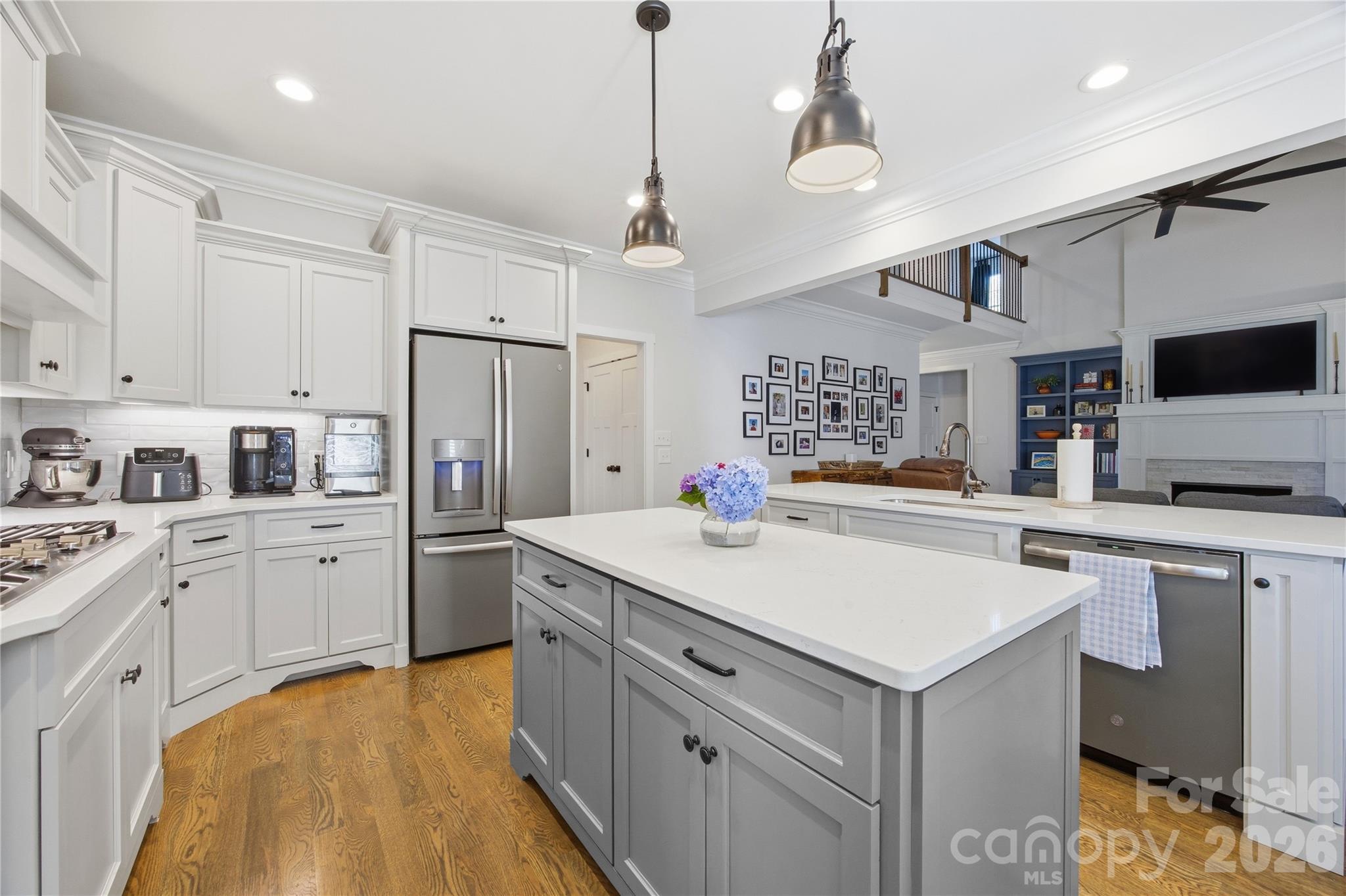 1005 S Point Road — Belmont