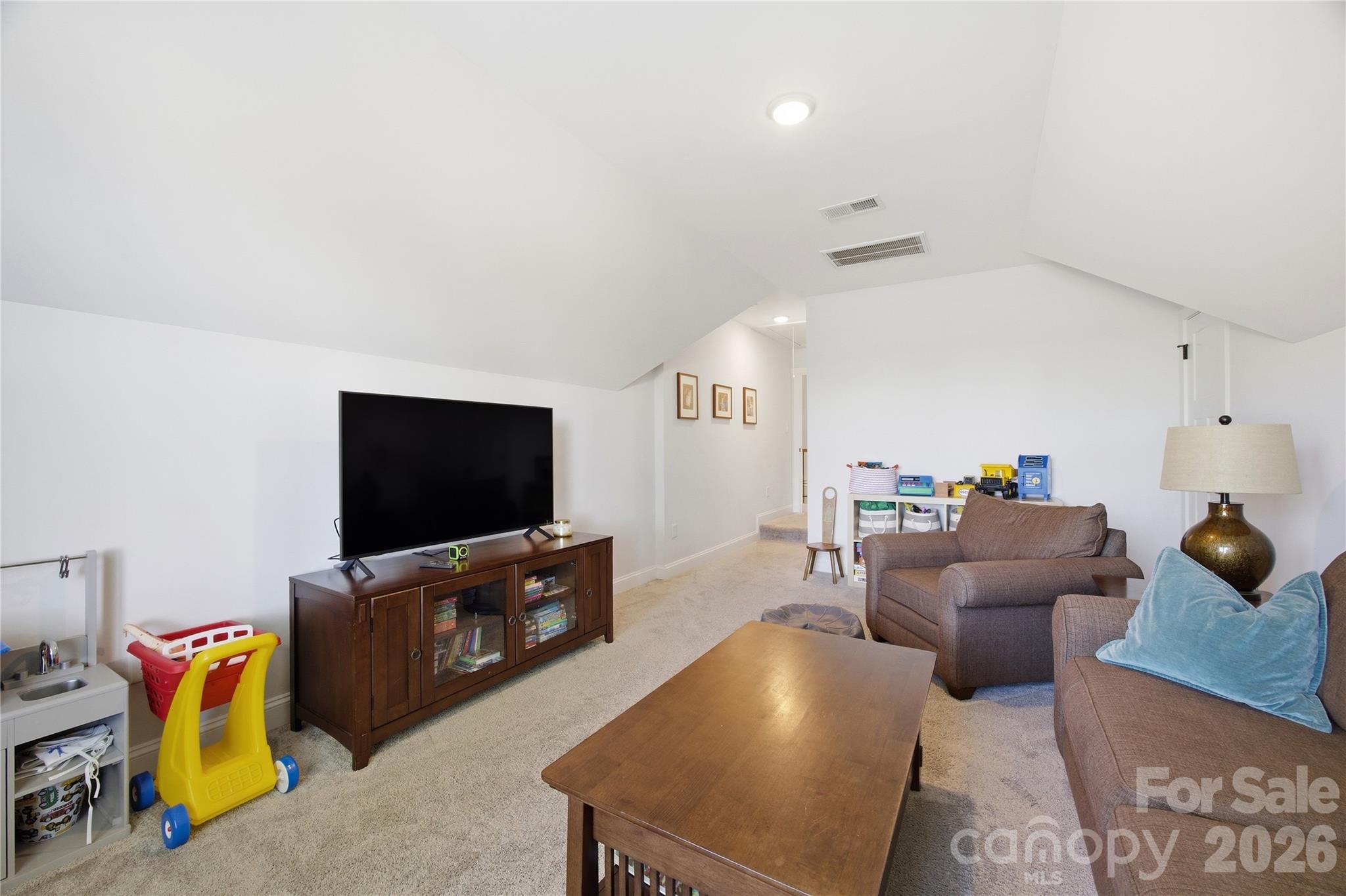 1005 S Point Road — Belmont