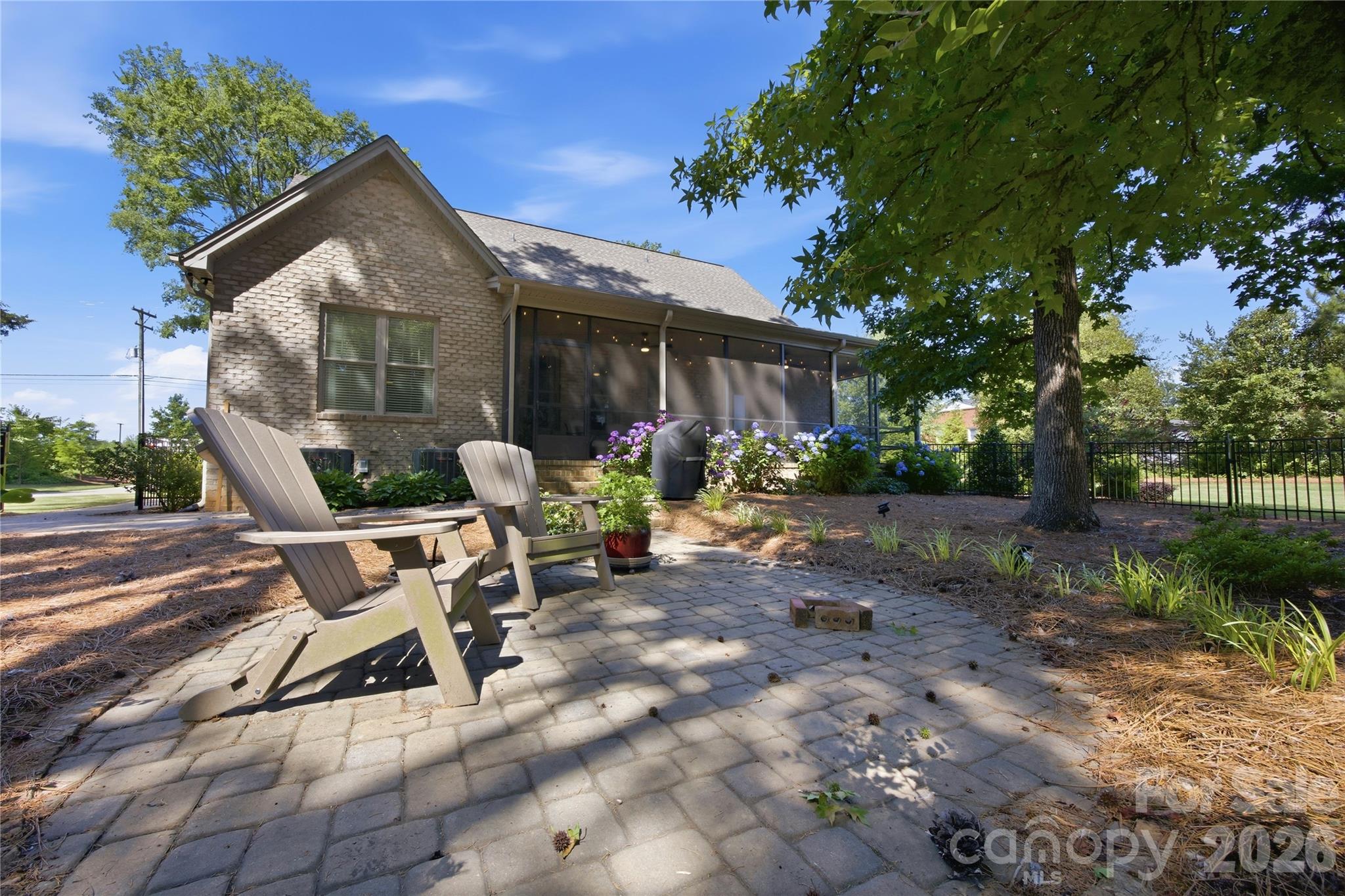 1005 S Point Road — Belmont