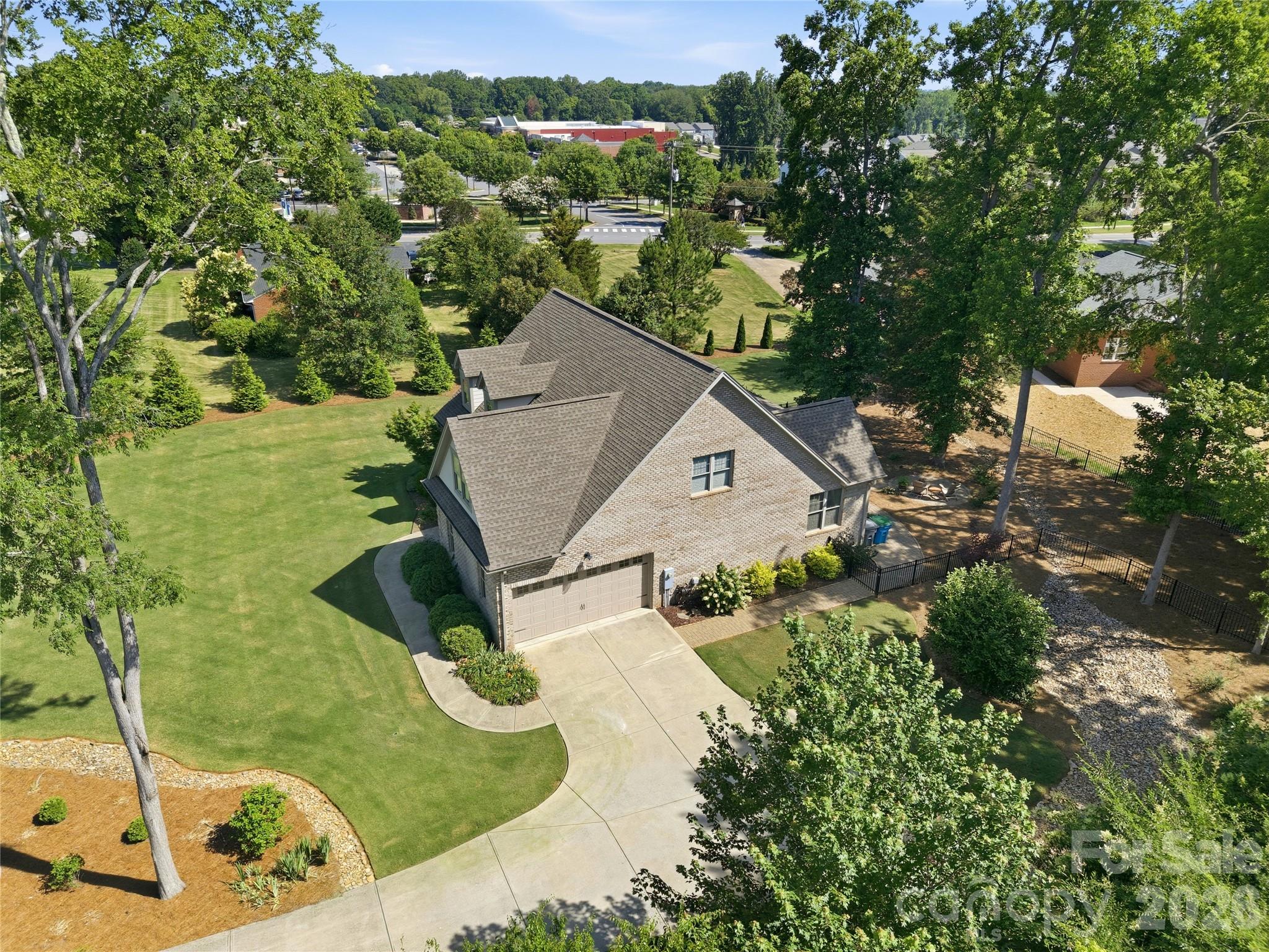 1005 S Point Road — Belmont
