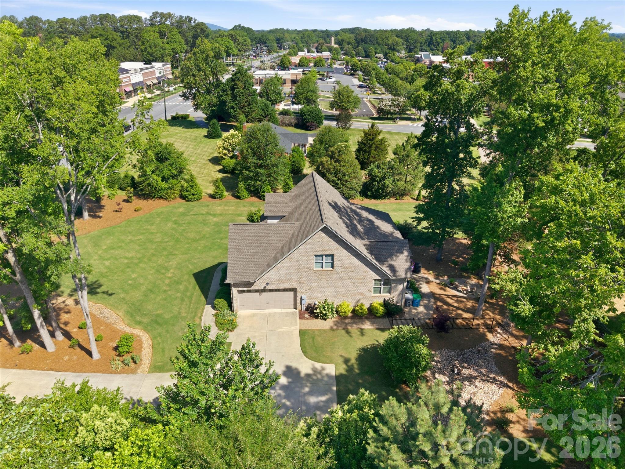 1005 S Point Road — Belmont