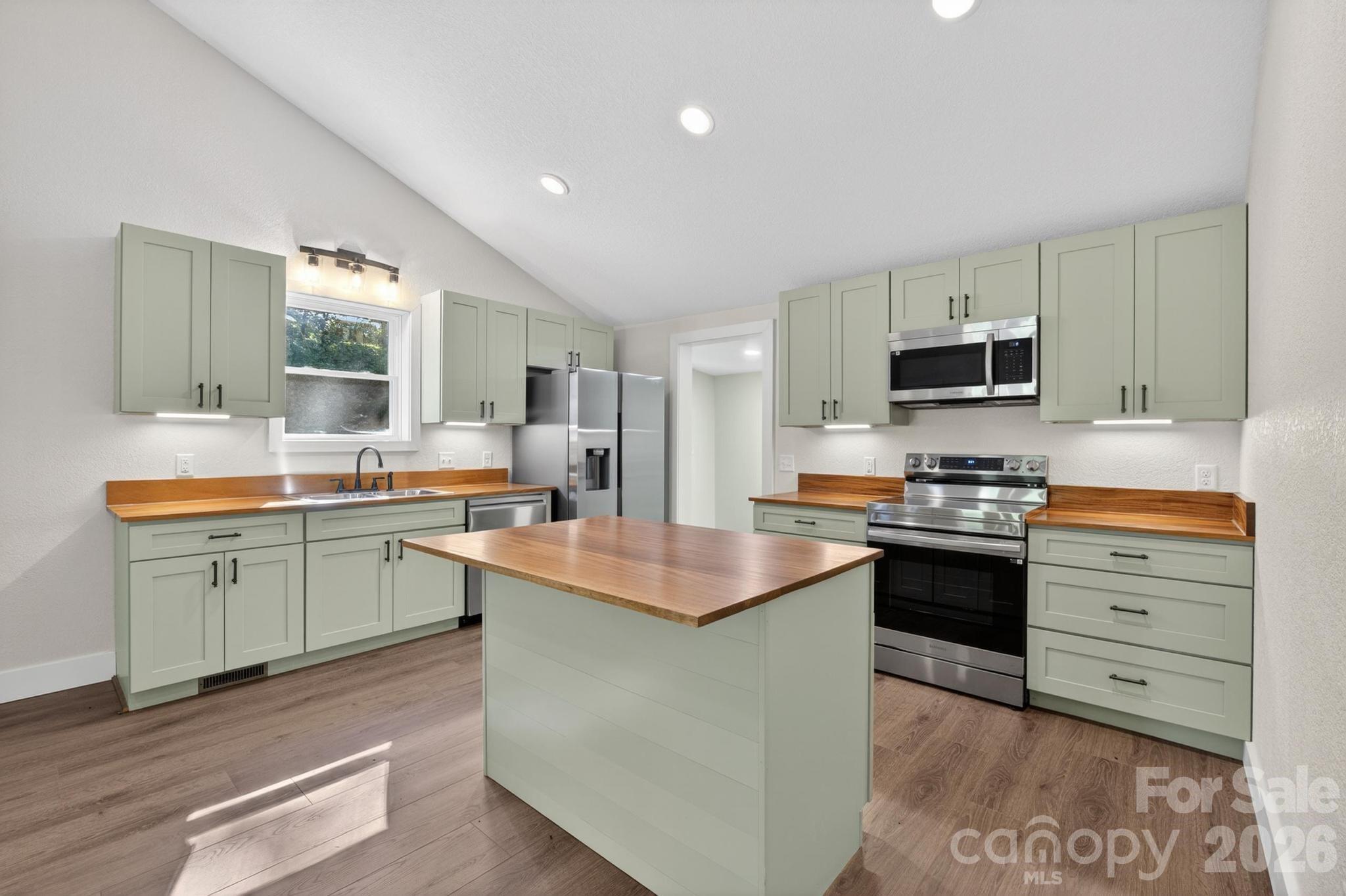 2448 Alfred Hartley Road — Lenoir