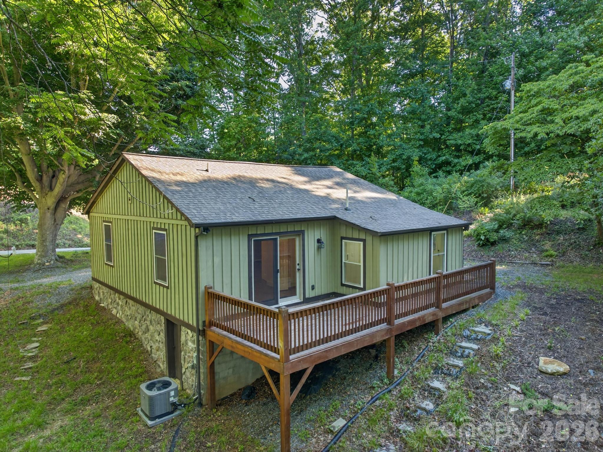 2448 Alfred Hartley Road — Lenoir