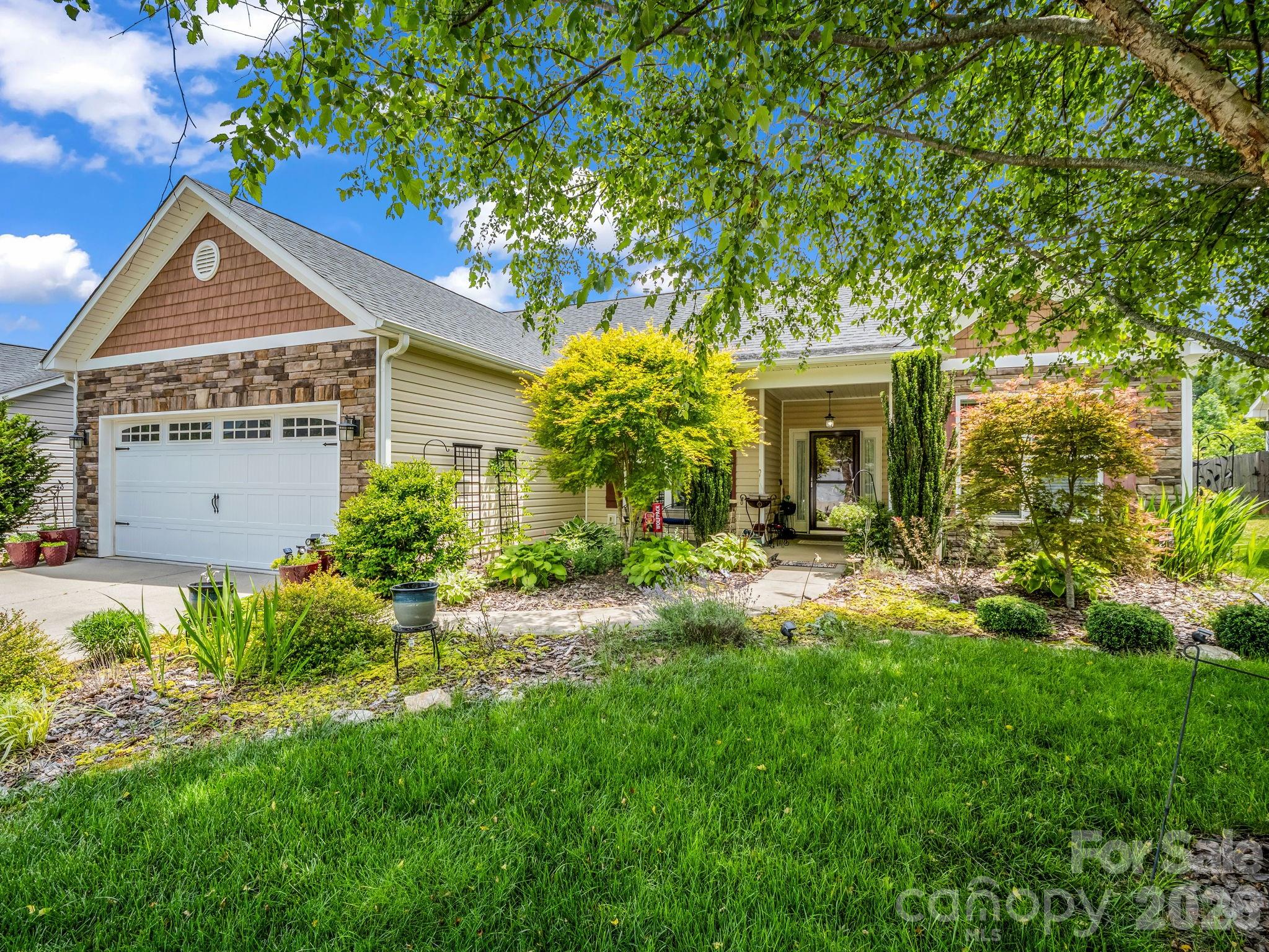 74 Foxtail Court — Hendersonville
