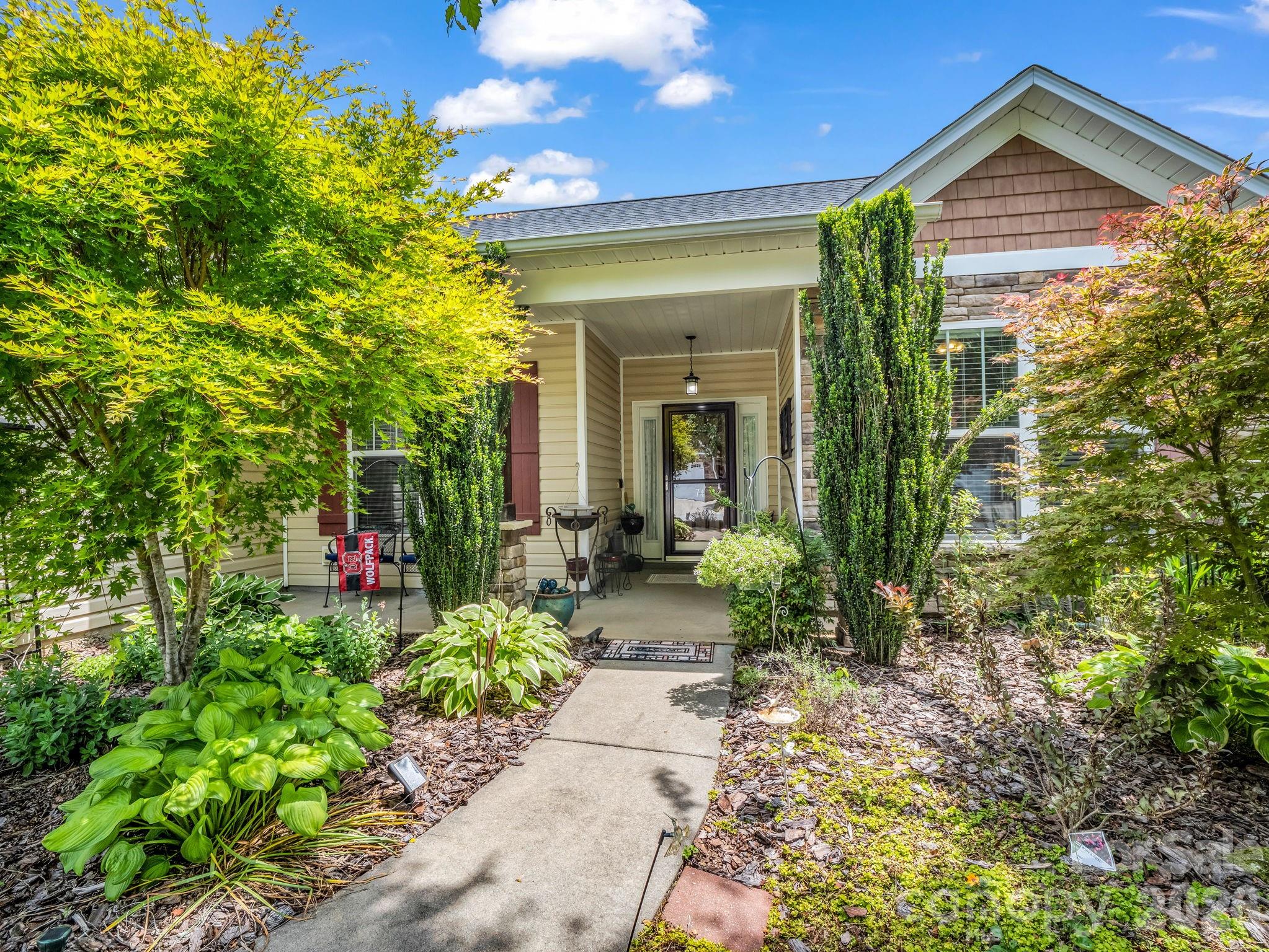 74 Foxtail Court — Hendersonville
