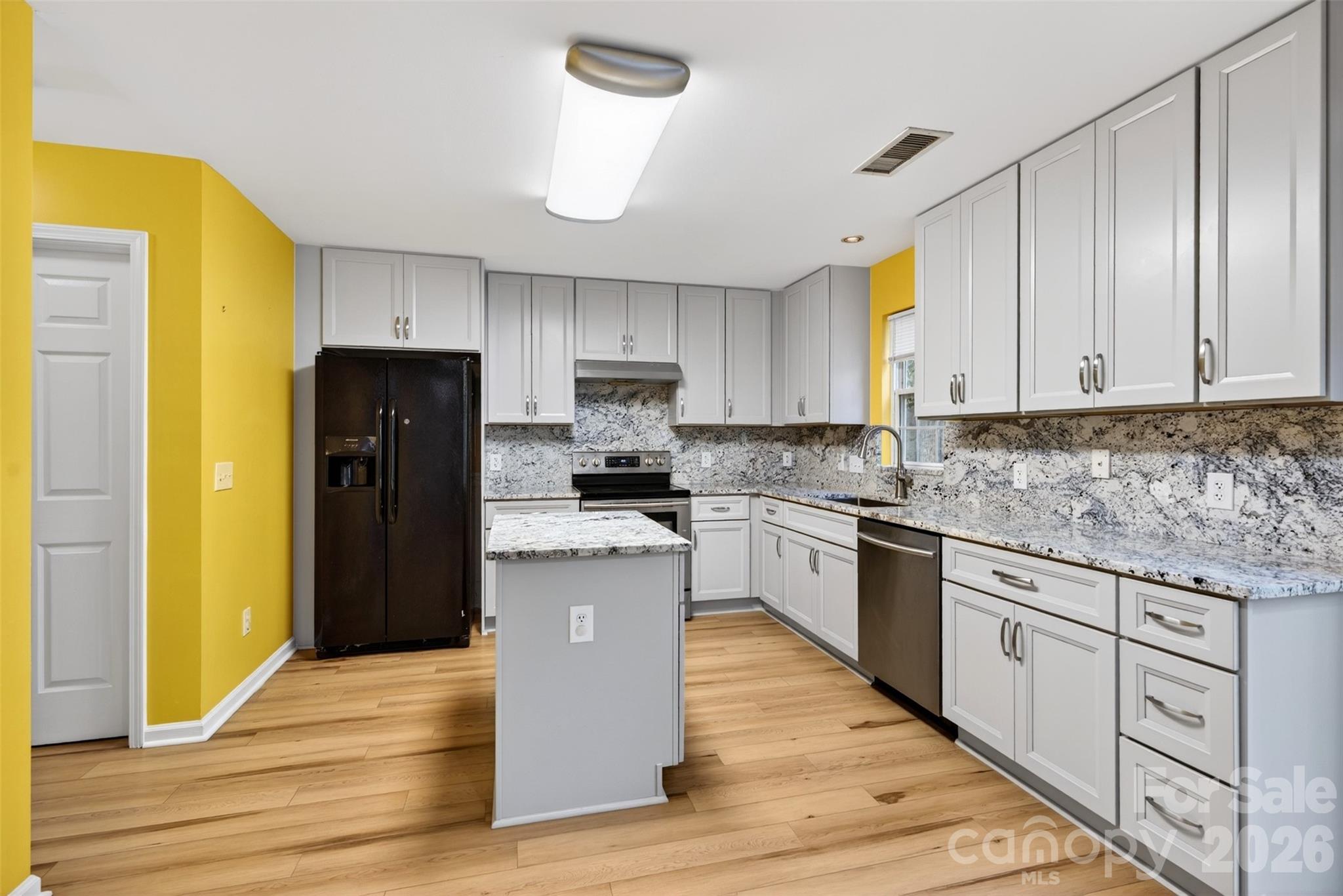 2539 Thornfield Road — Charlotte
