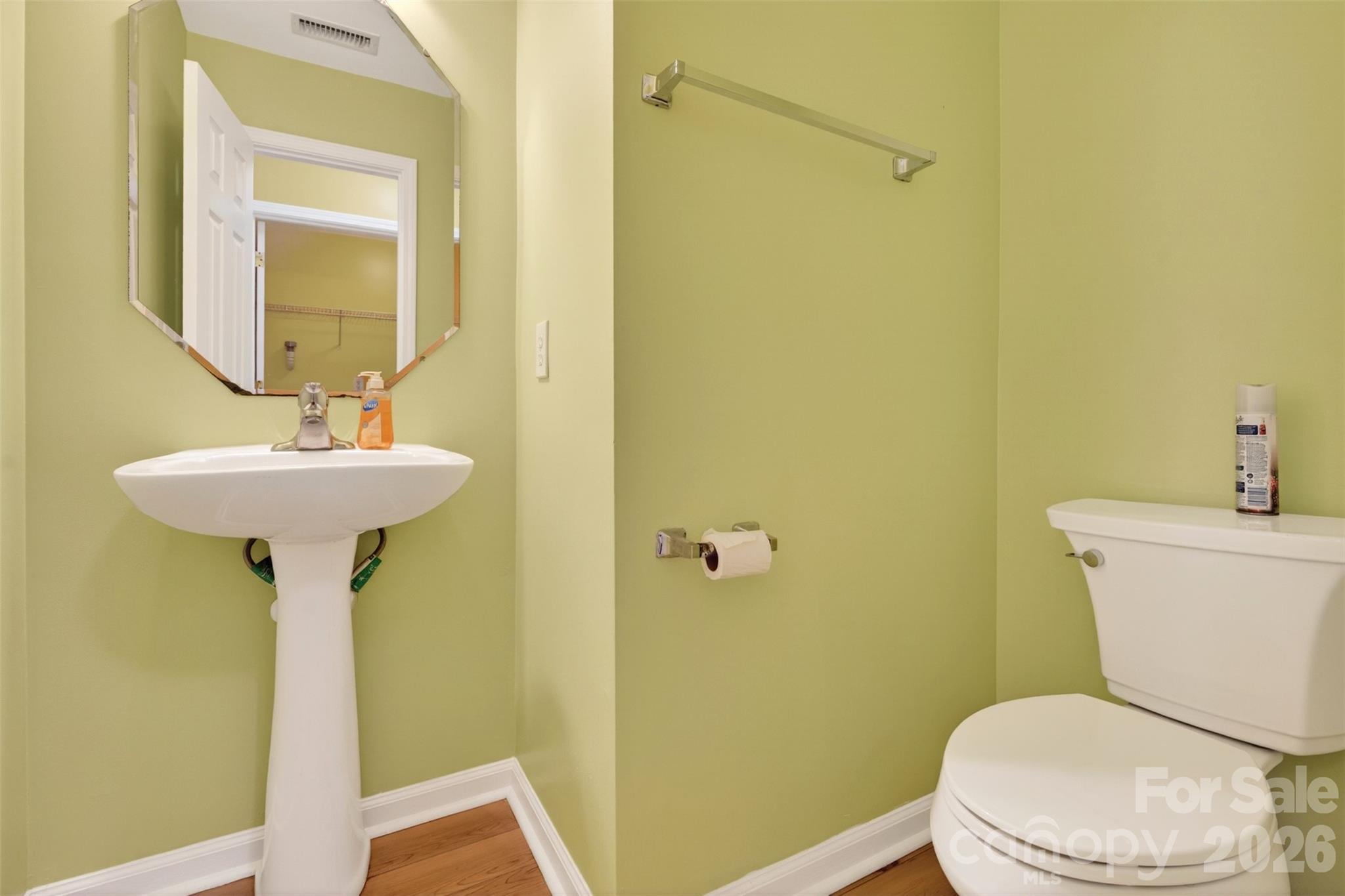 2539 Thornfield Road — Charlotte