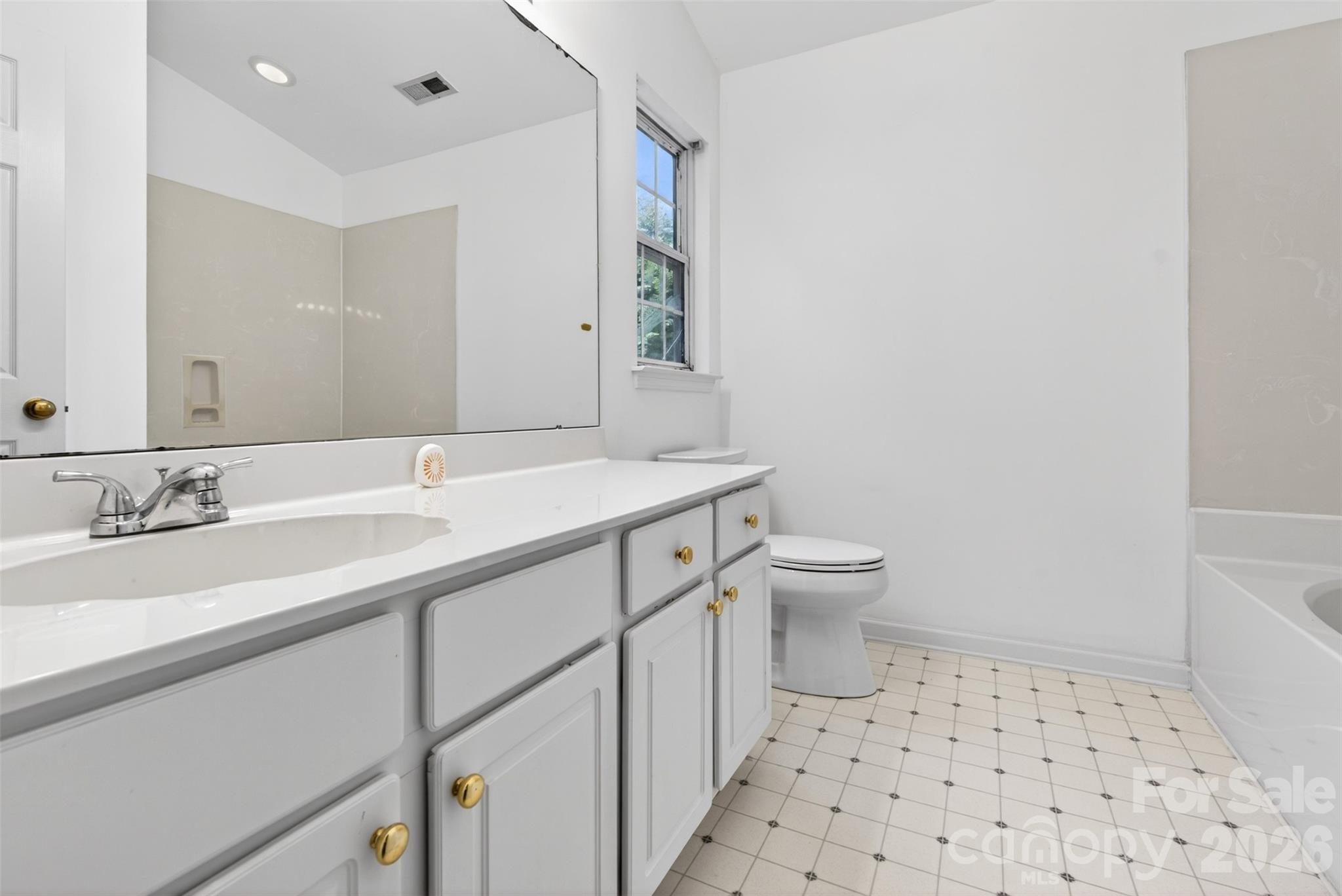 2539 Thornfield Road — Charlotte