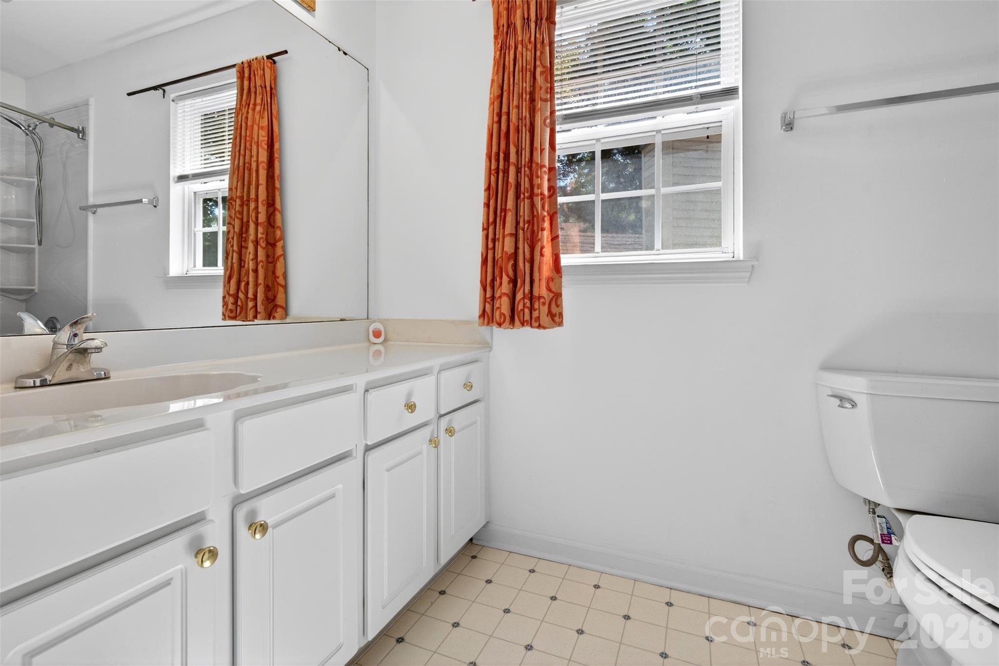 2539 Thornfield Road — Charlotte
