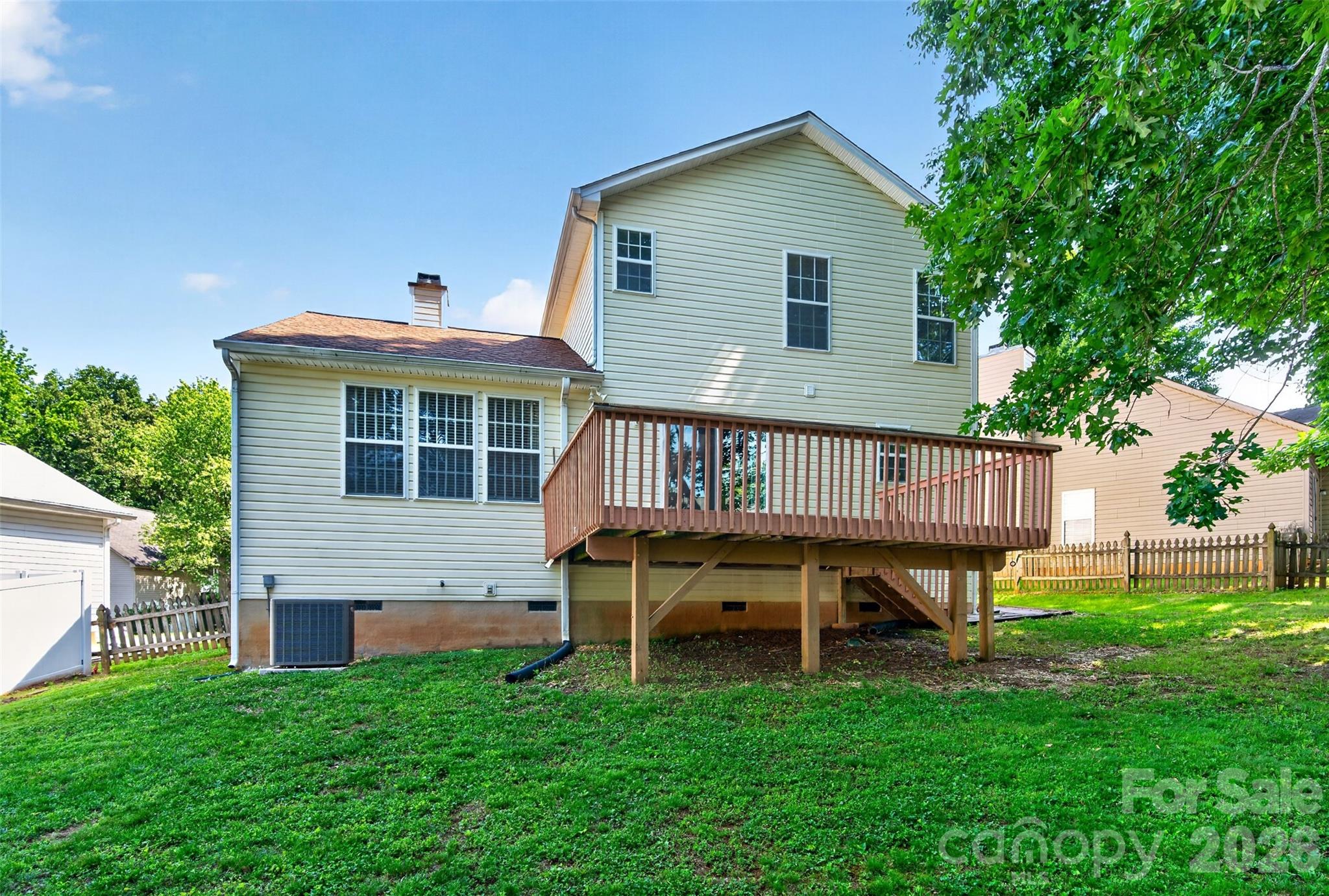 2539 Thornfield Road — Charlotte