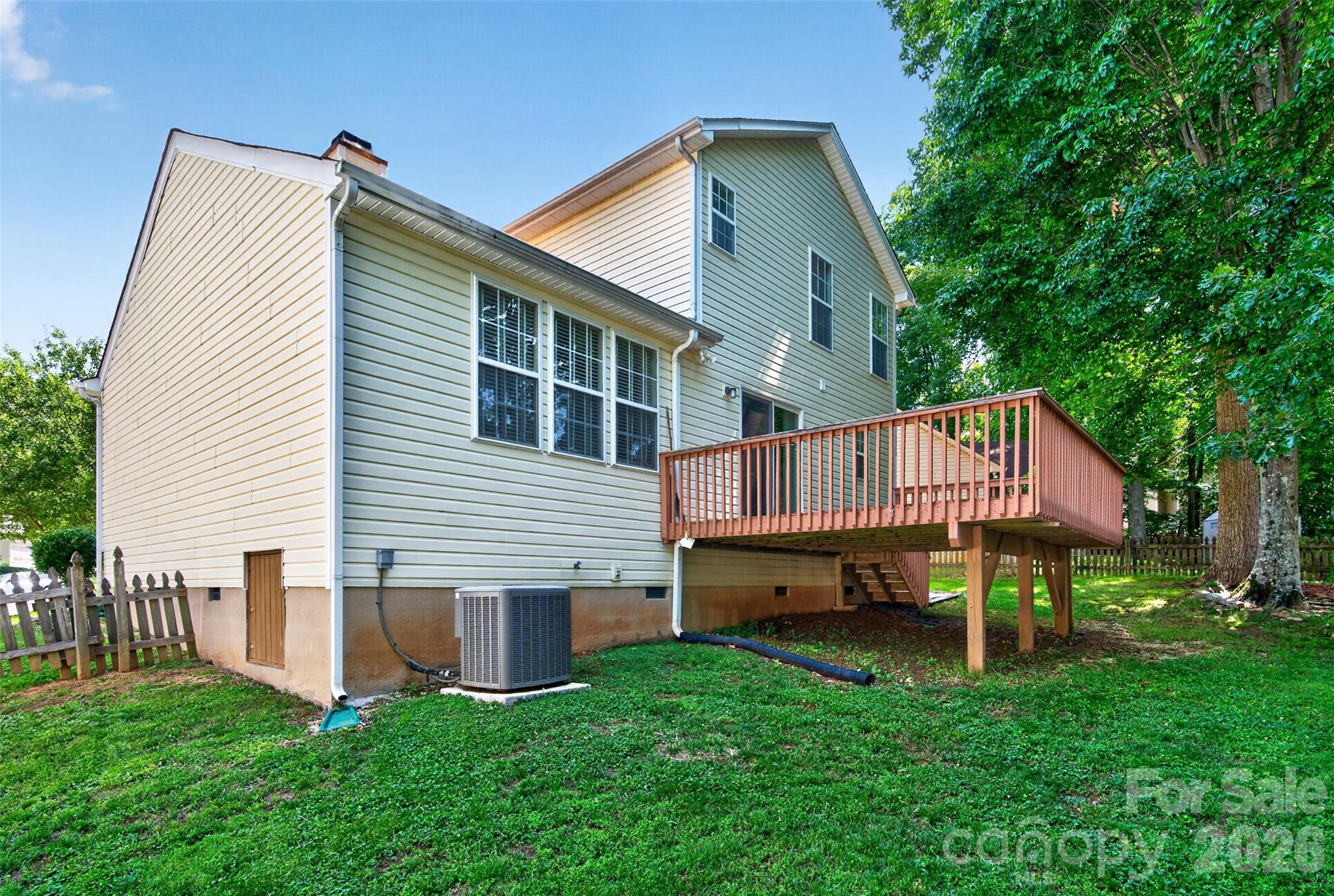 2539 Thornfield Road — Charlotte