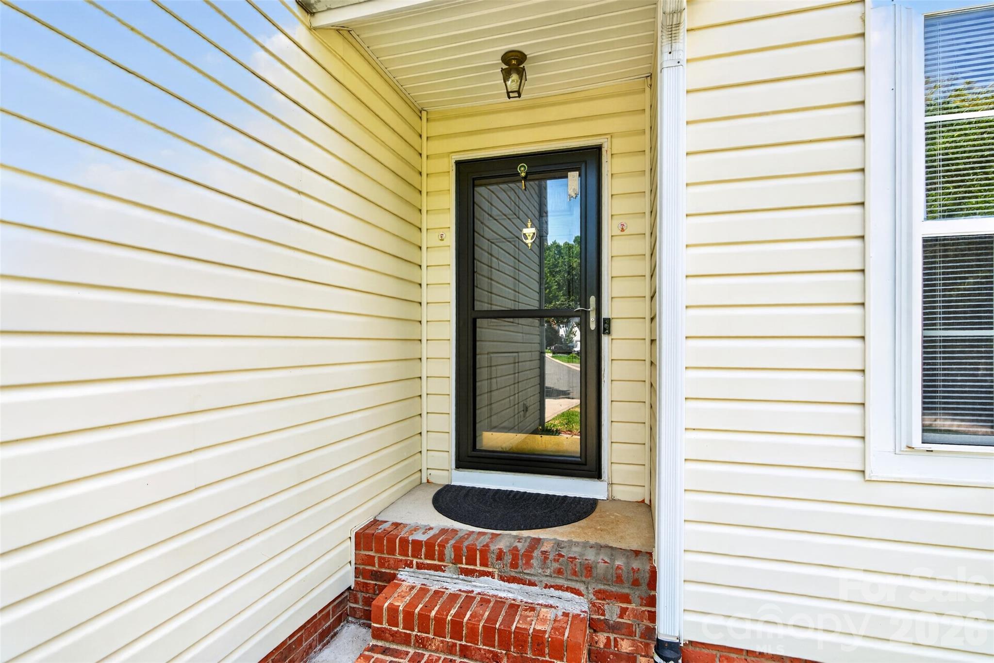 2539 Thornfield Road — Charlotte