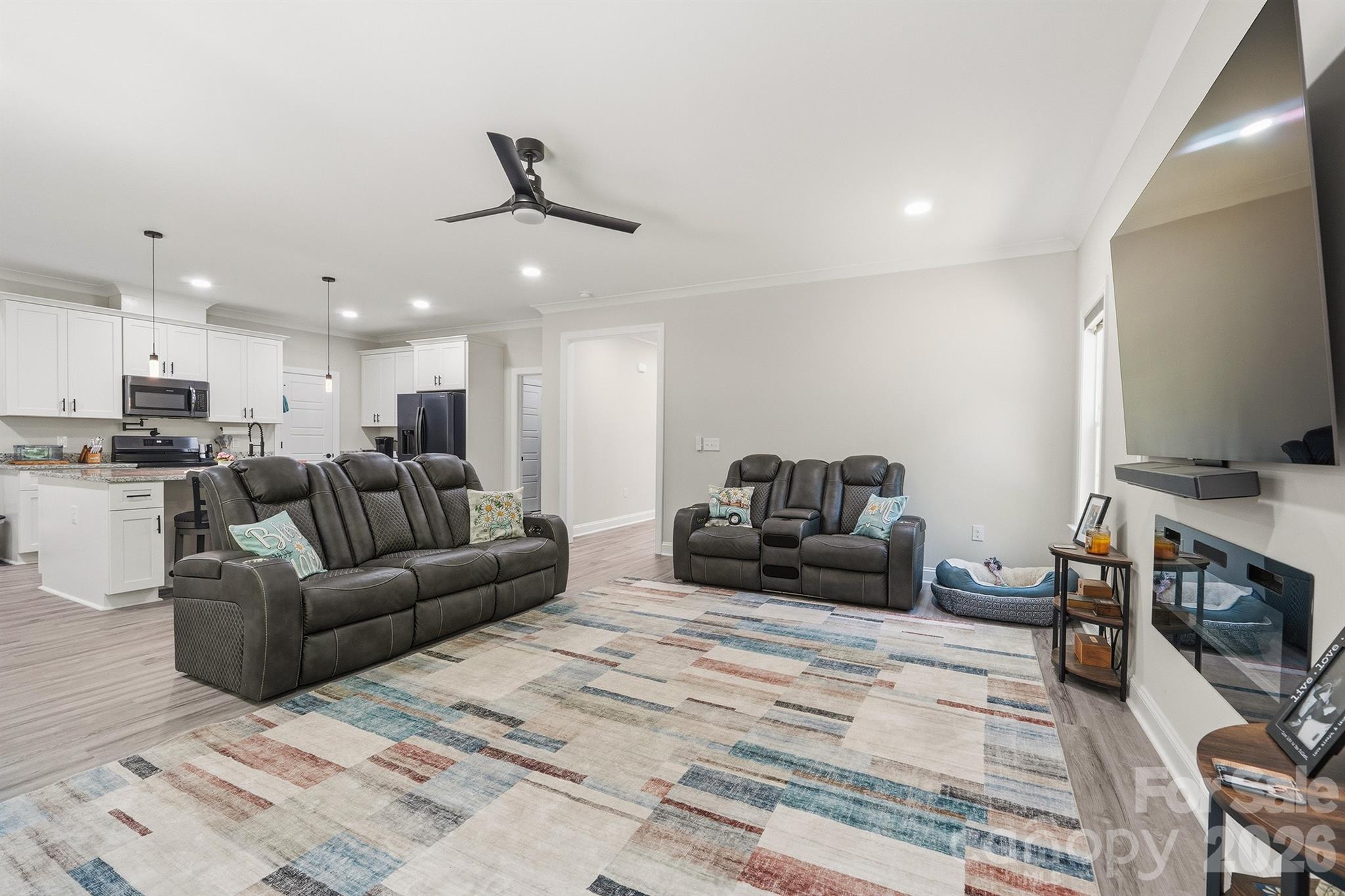 413 Lakewood Drive — Lexington