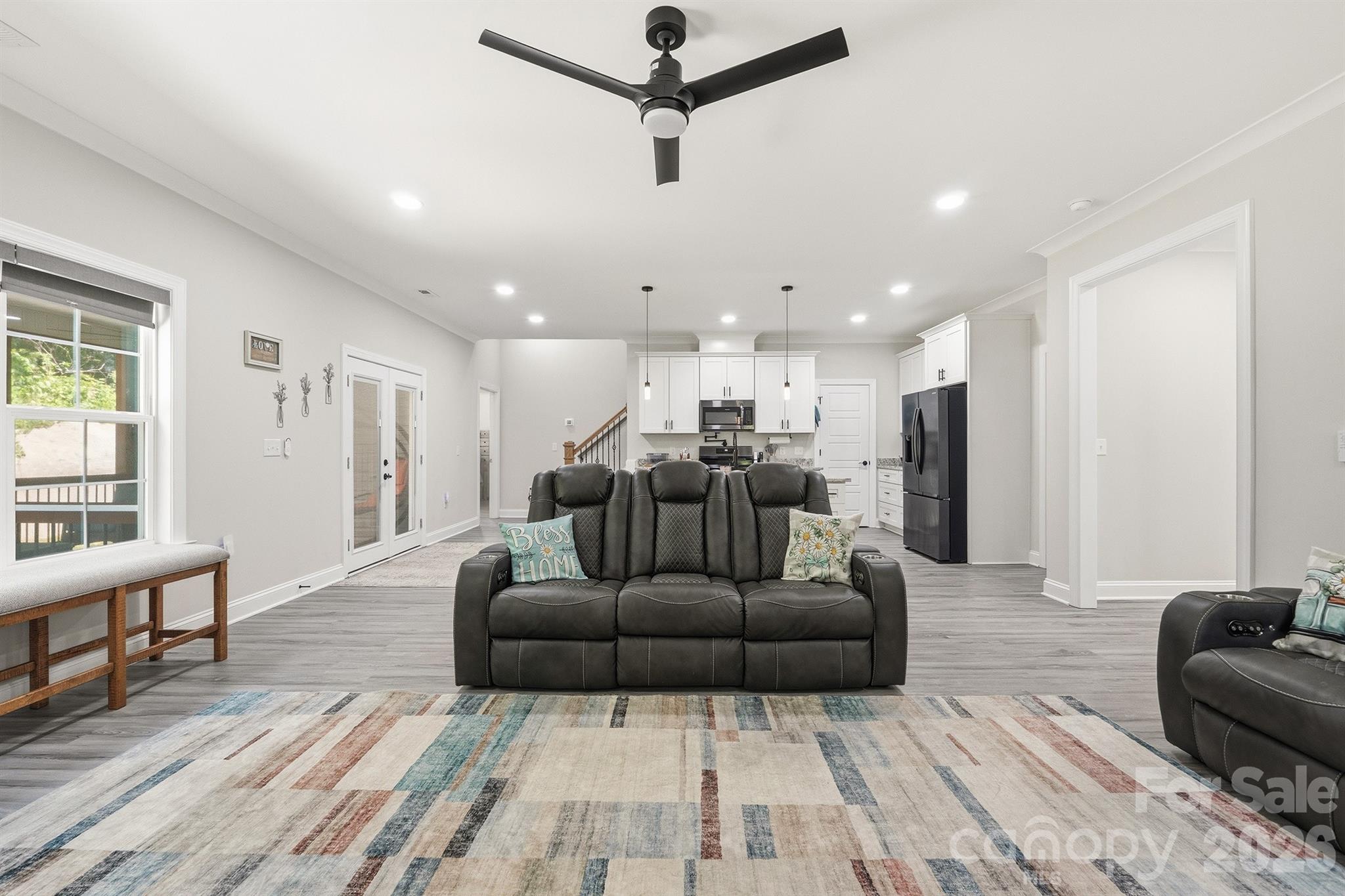 413 Lakewood Drive — Lexington