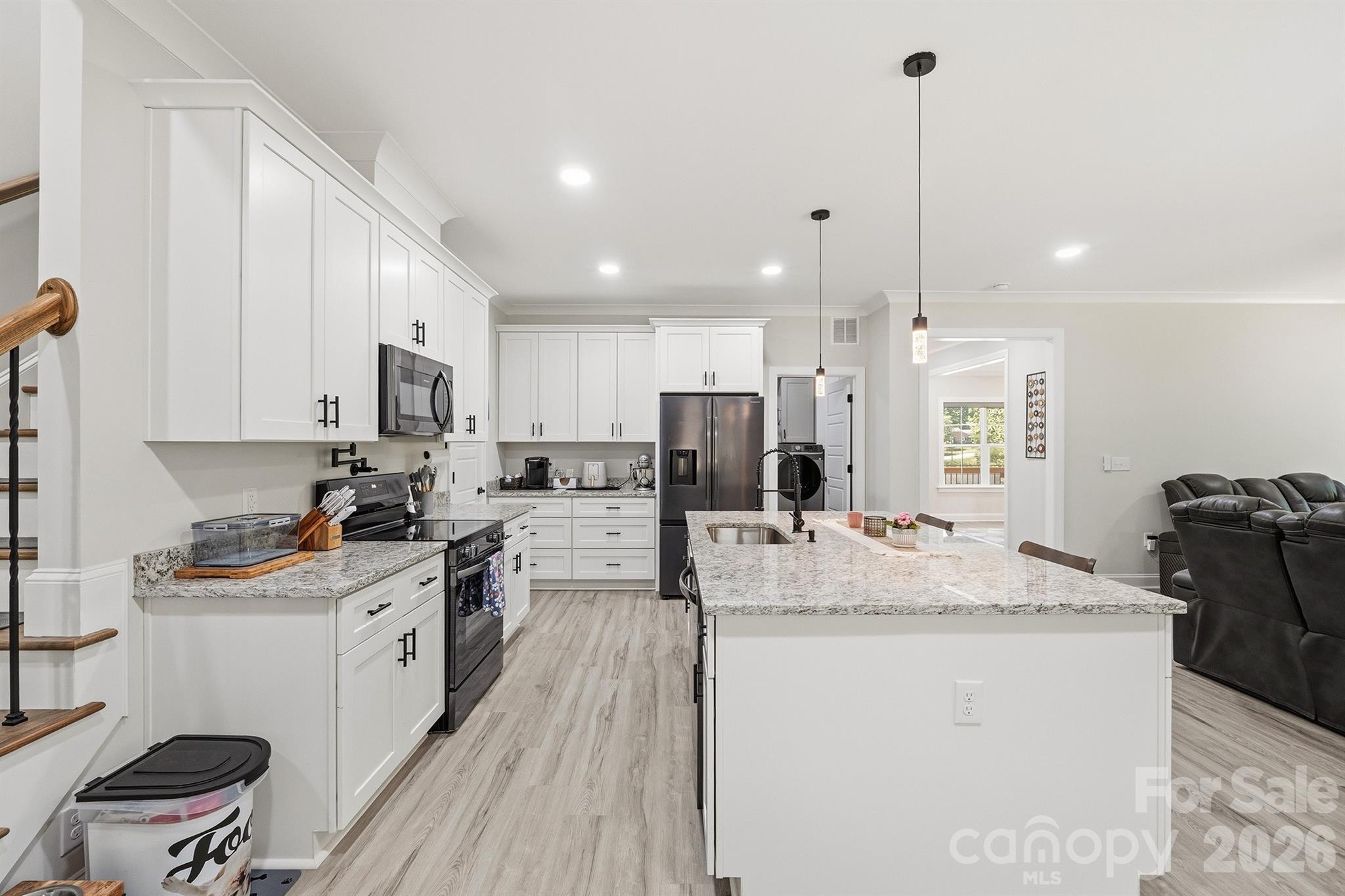 413 Lakewood Drive — Lexington