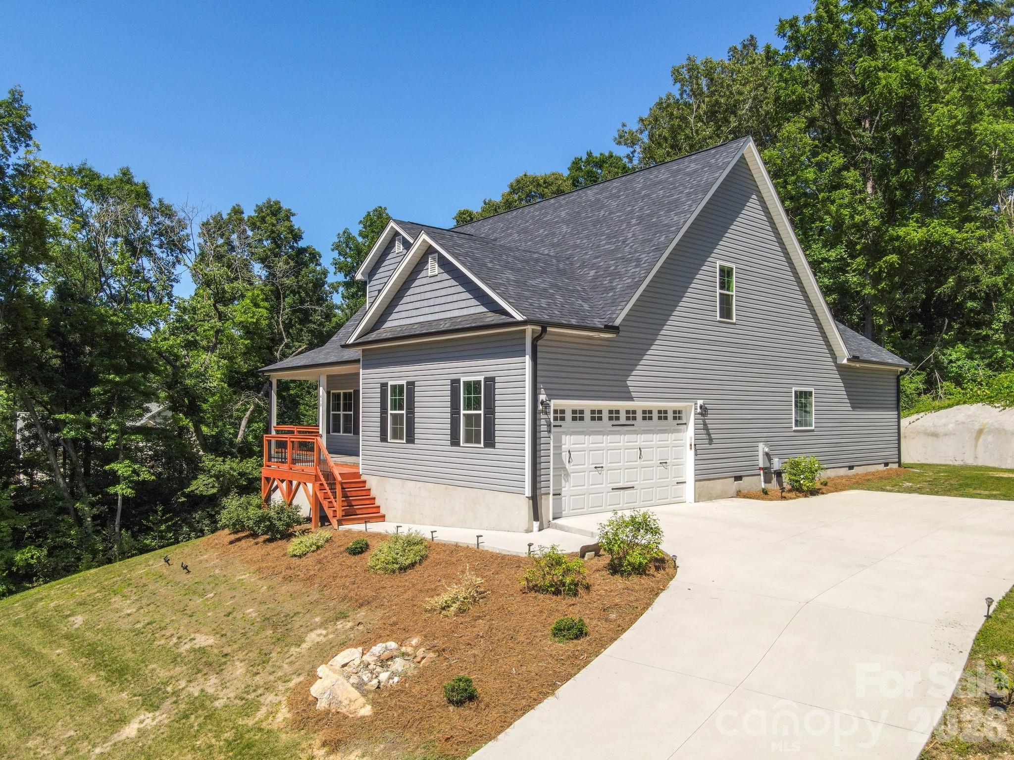 413 Lakewood Drive — Lexington