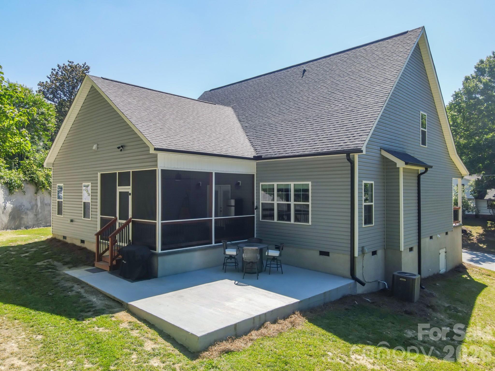 413 Lakewood Drive — Lexington