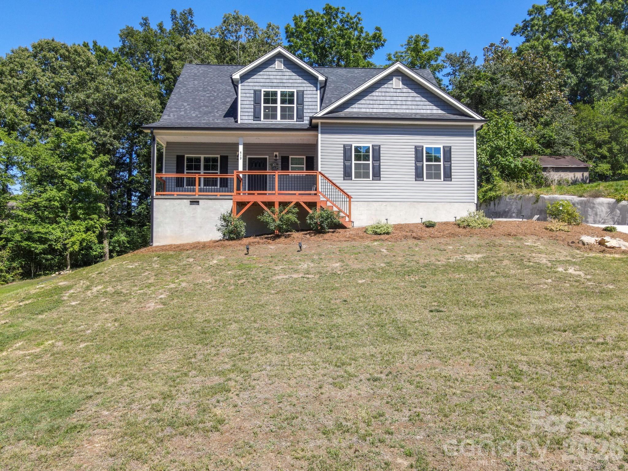 413 Lakewood Drive — Lexington