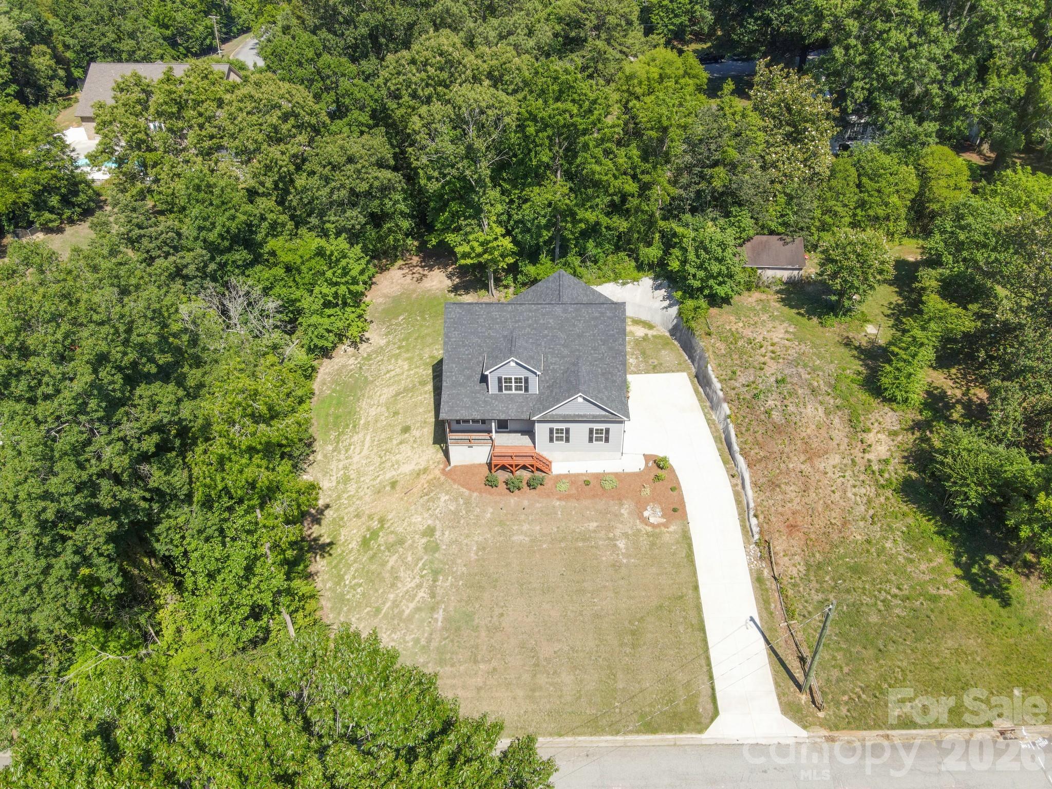 413 Lakewood Drive — Lexington