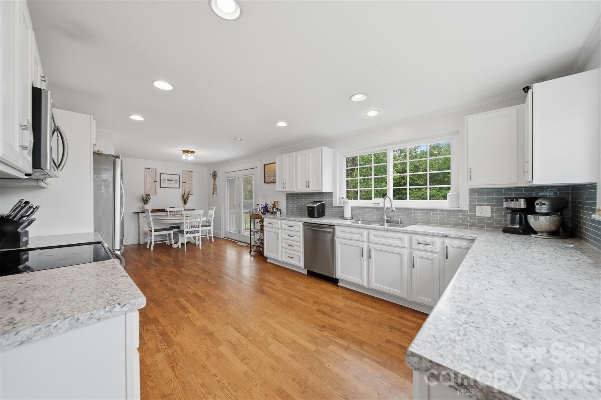 3526 16th Street NE — Hickory