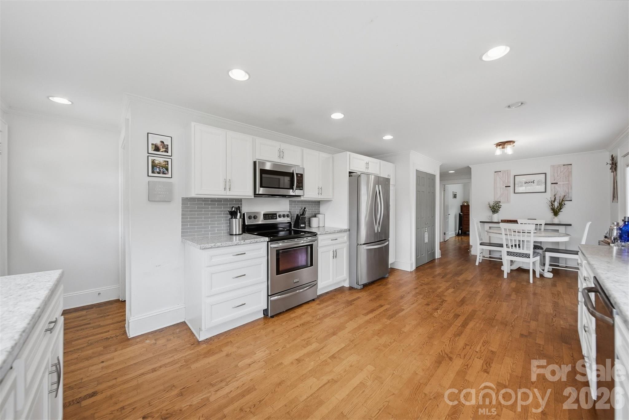 3526 16th Street NE — Hickory