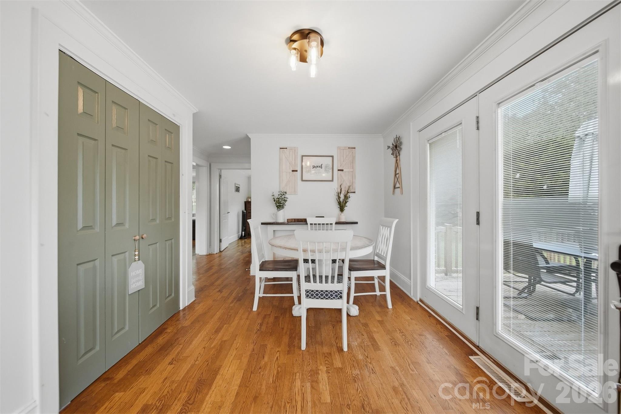 3526 16th Street NE — Hickory