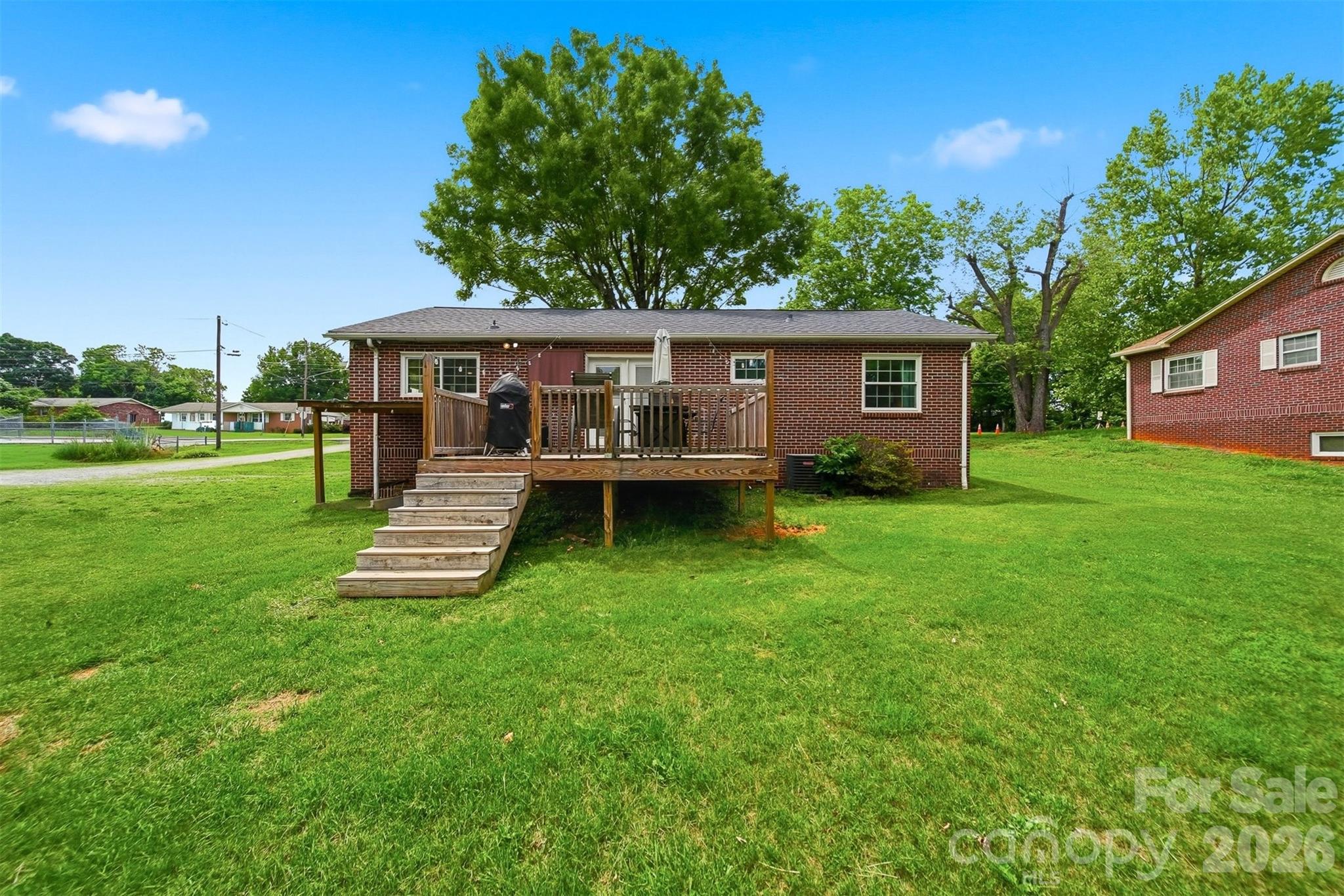 3526 16th Street NE — Hickory