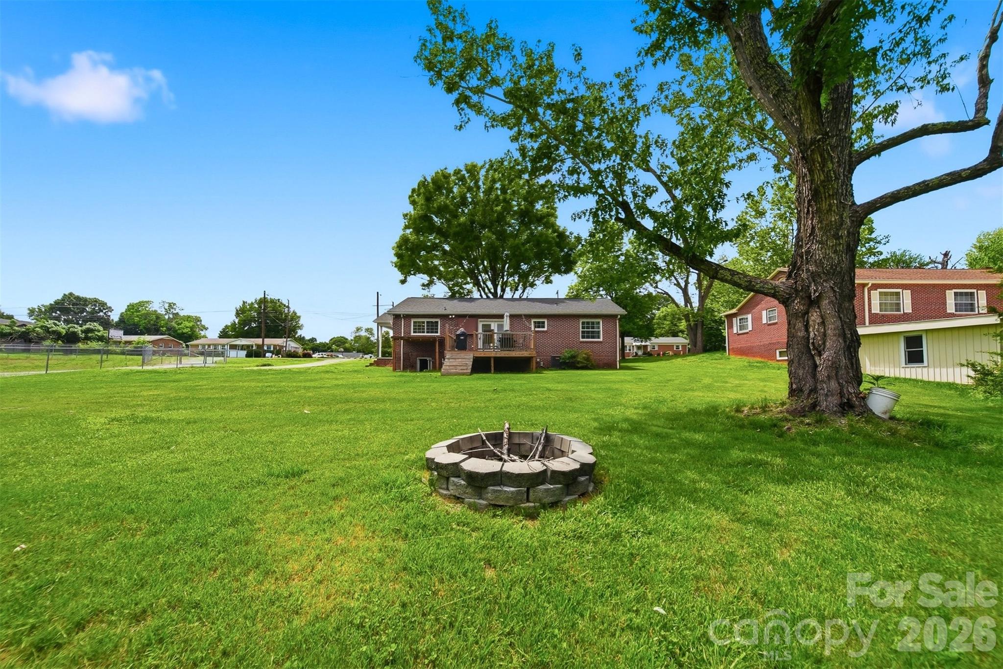 3526 16th Street NE — Hickory