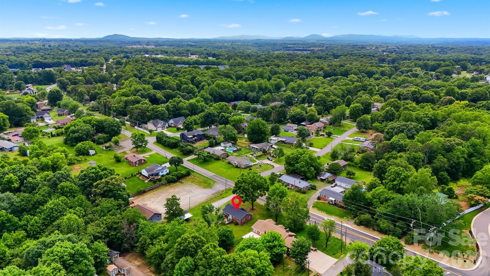 3526 16th Street NE — Hickory
