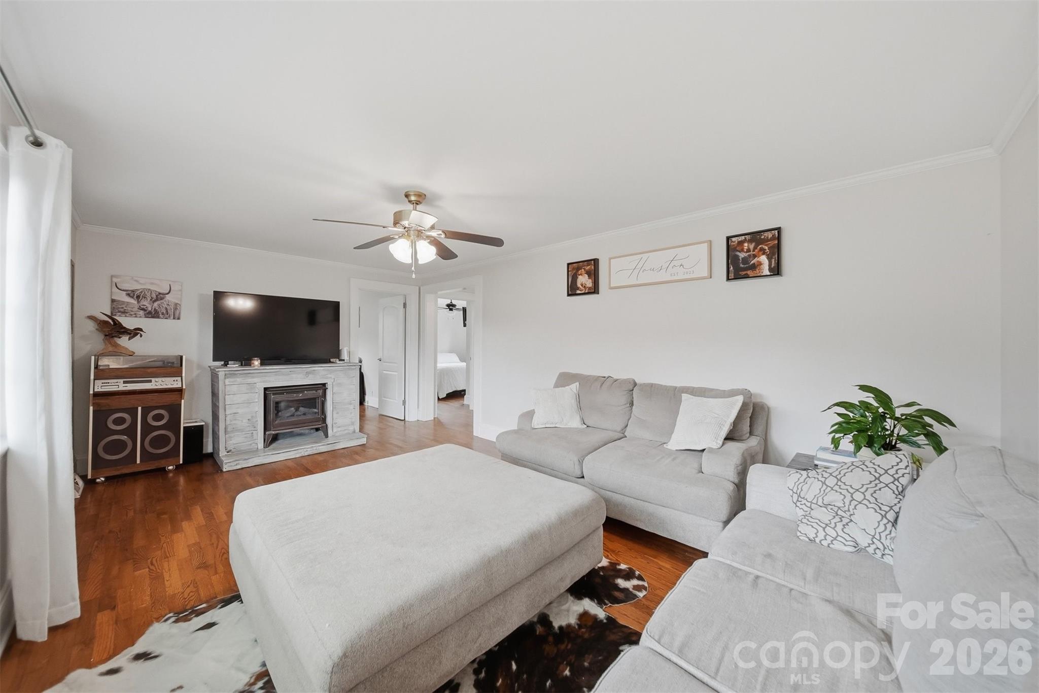 3526 16th Street NE — Hickory
