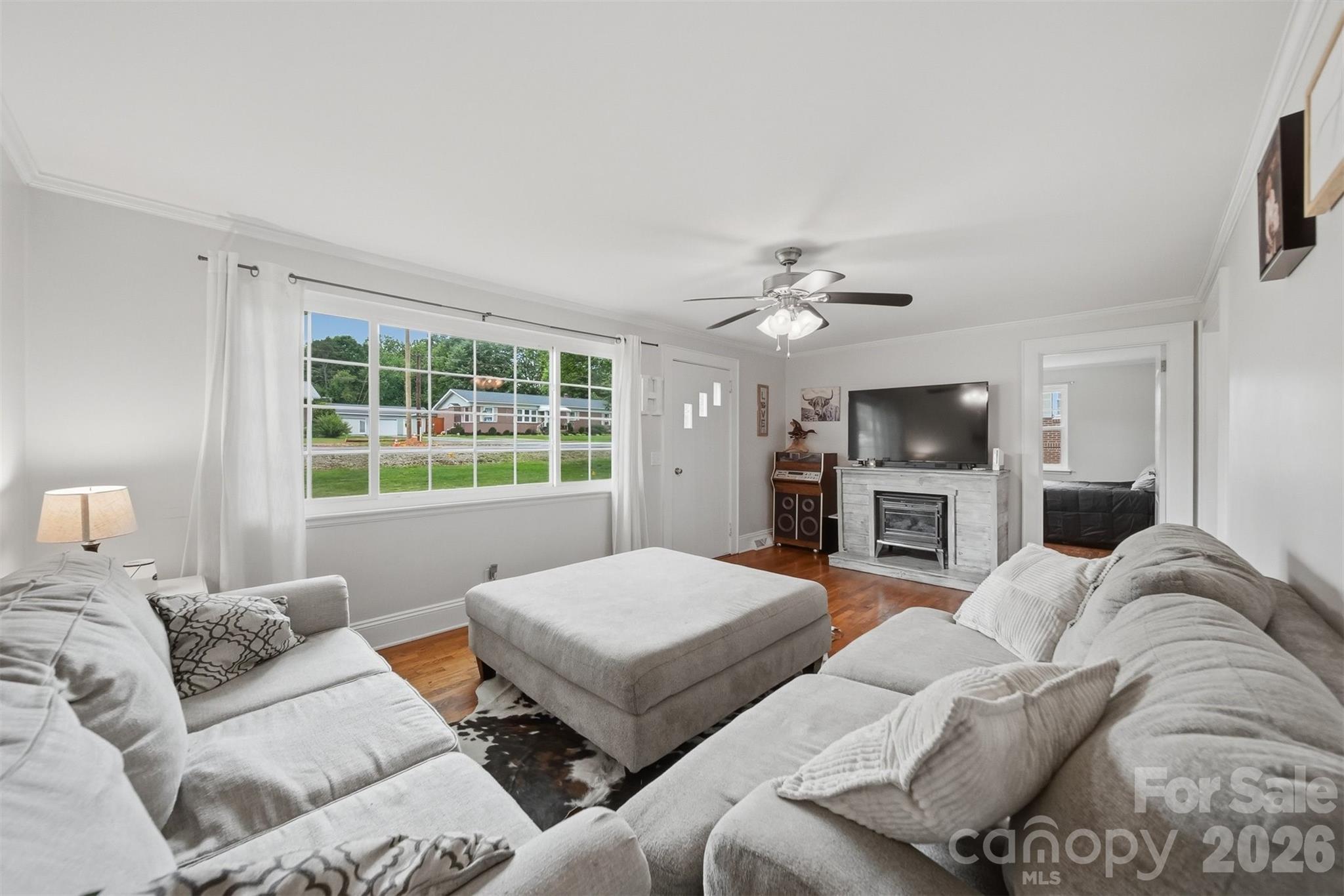 3526 16th Street NE — Hickory