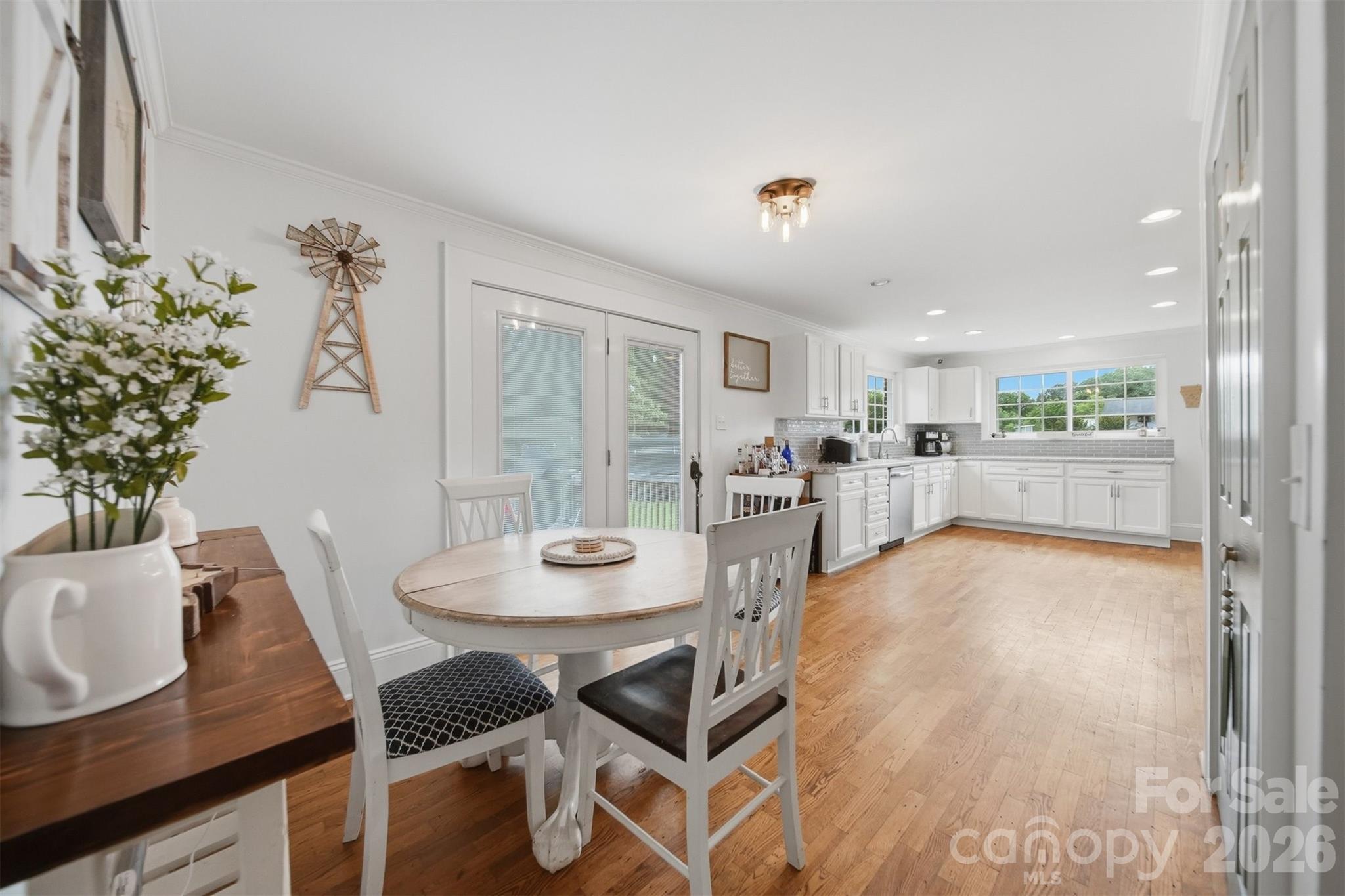 3526 16th Street NE — Hickory