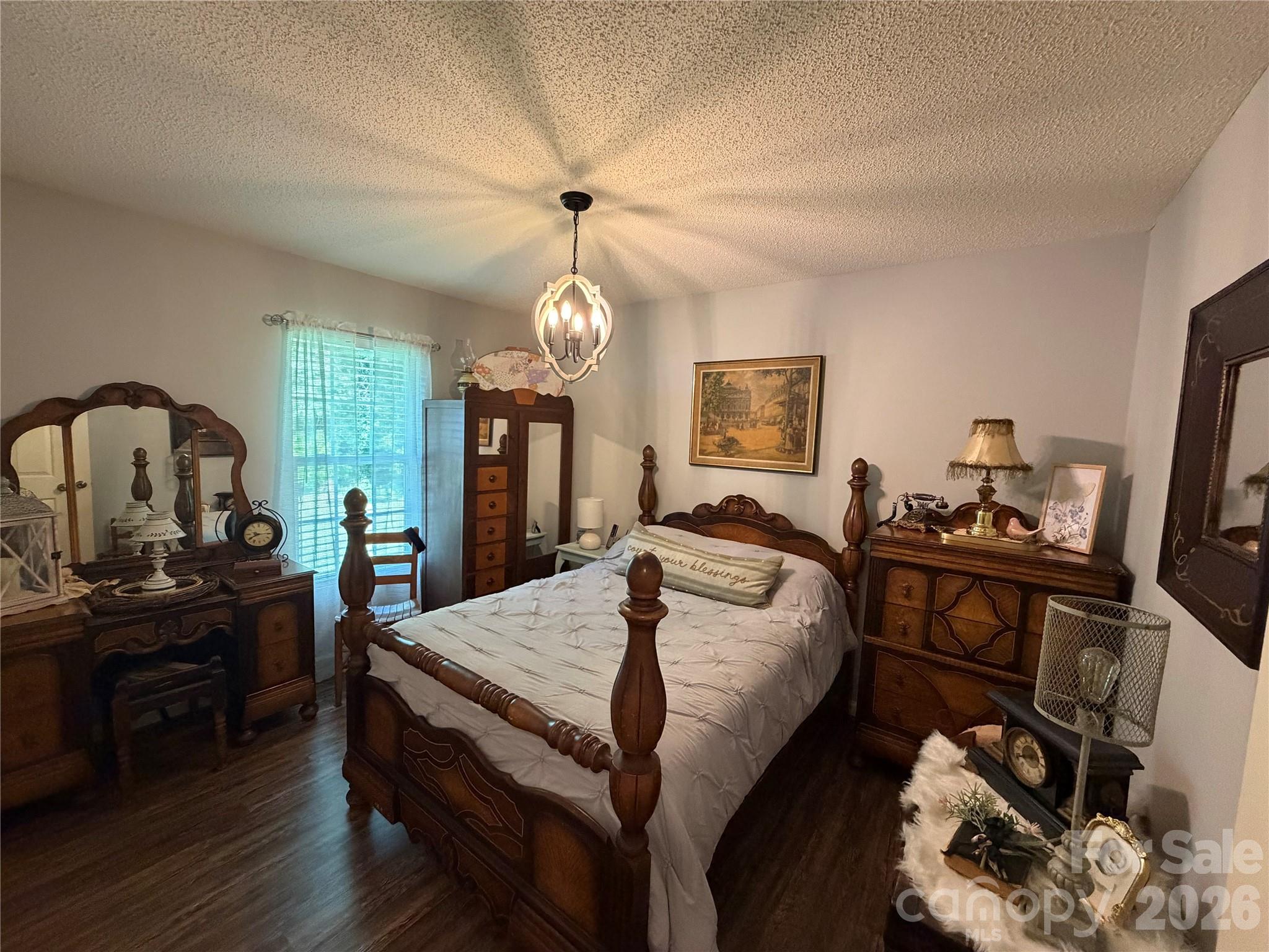 110 E Pine Street — Maiden
