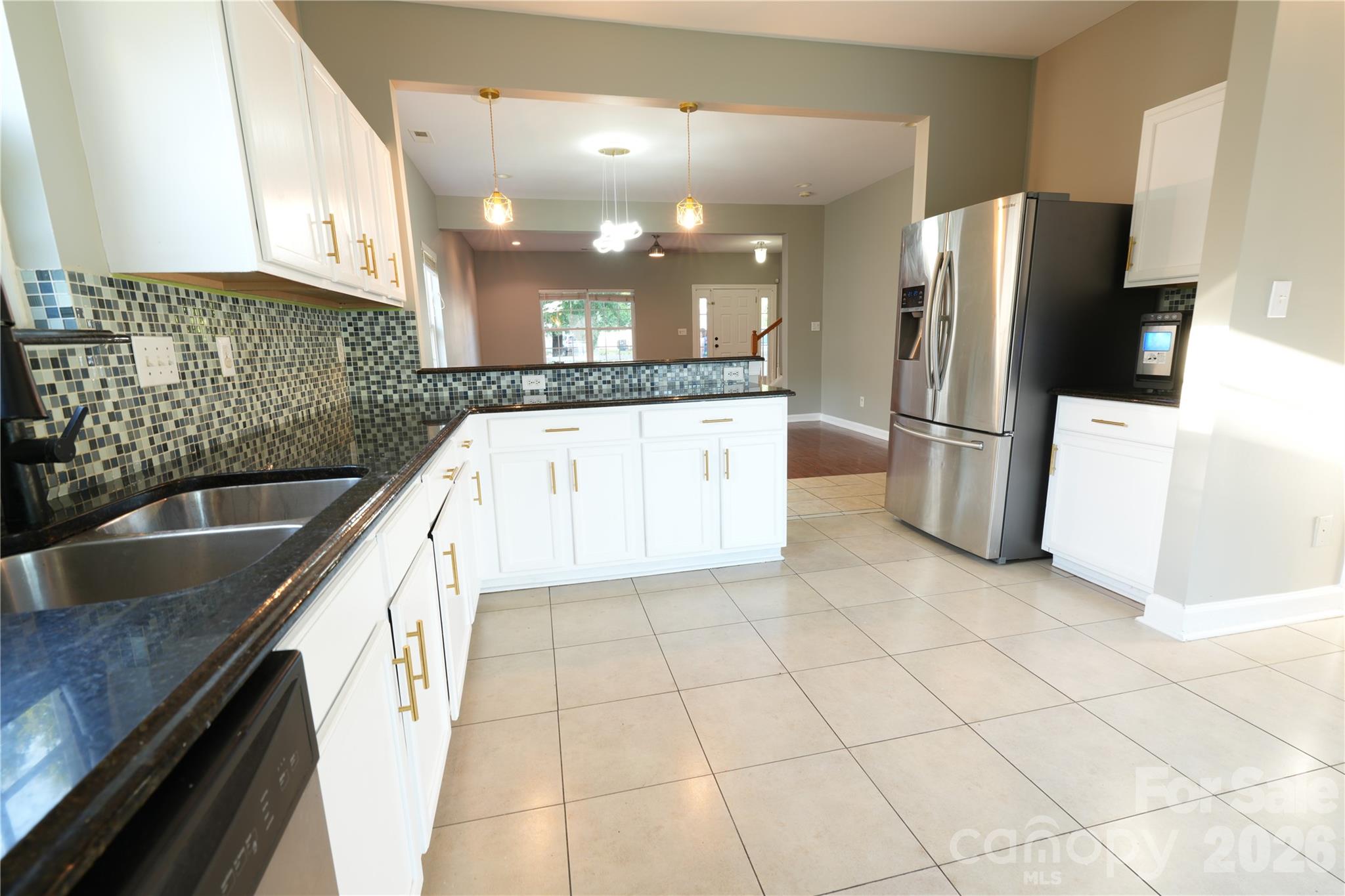6410 Castlewynd Court — Charlotte