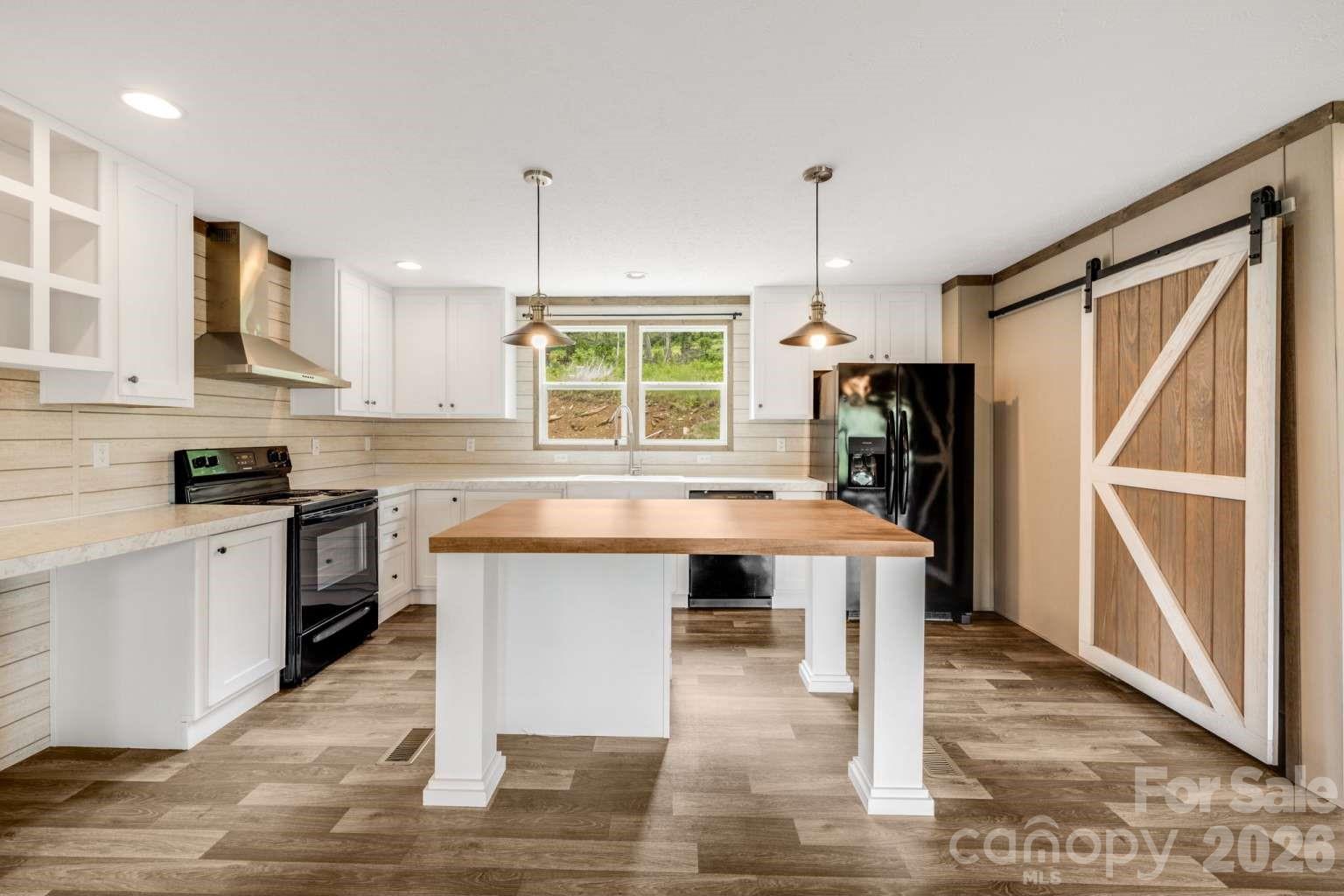 22 Split Pine Cove — Clyde