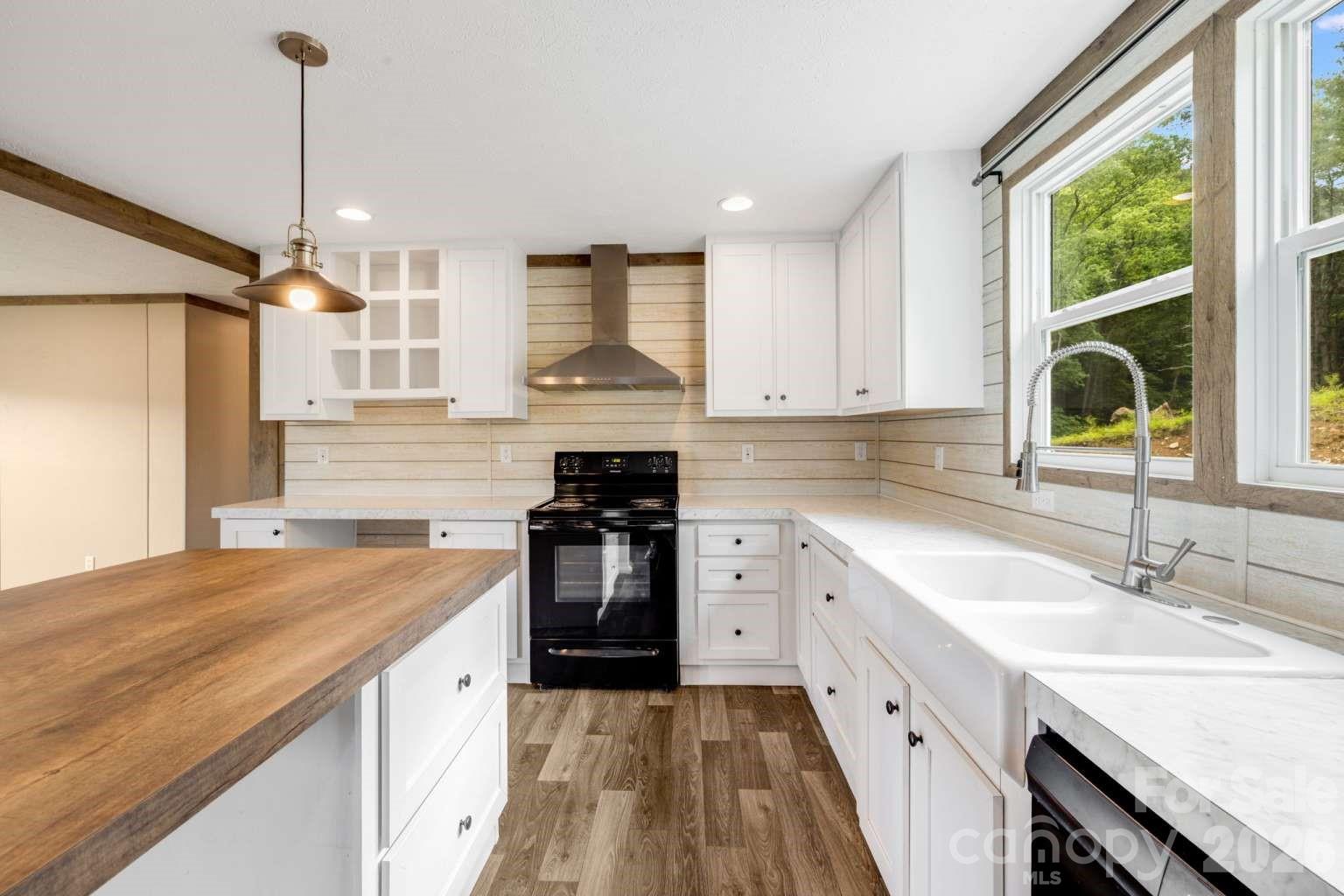 22 Split Pine Cove — Clyde