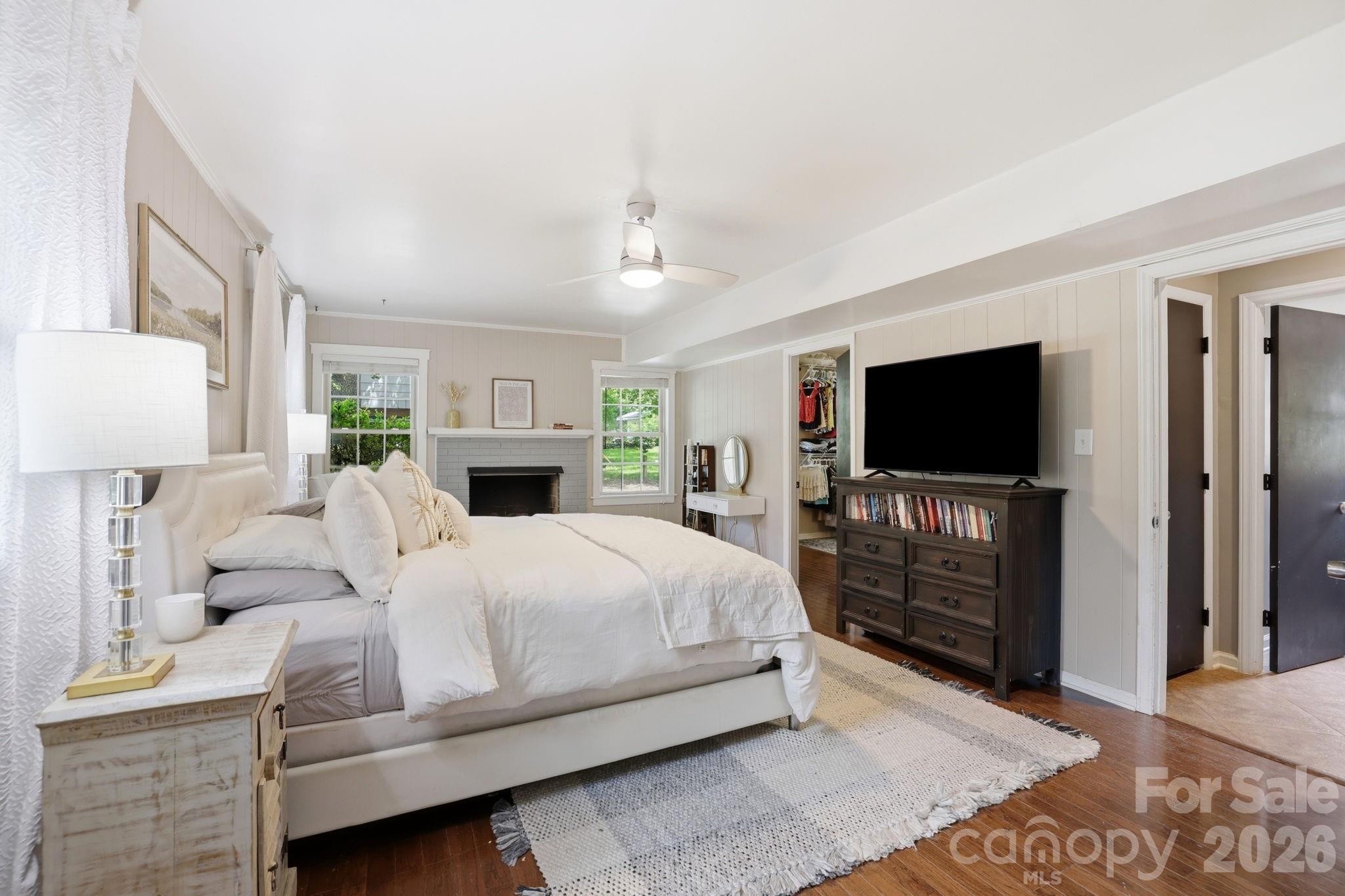 7419 Meadowdale Lane — Charlotte