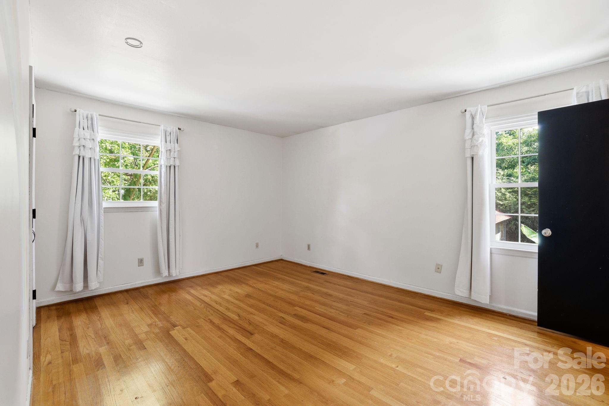 7419 Meadowdale Lane — Charlotte