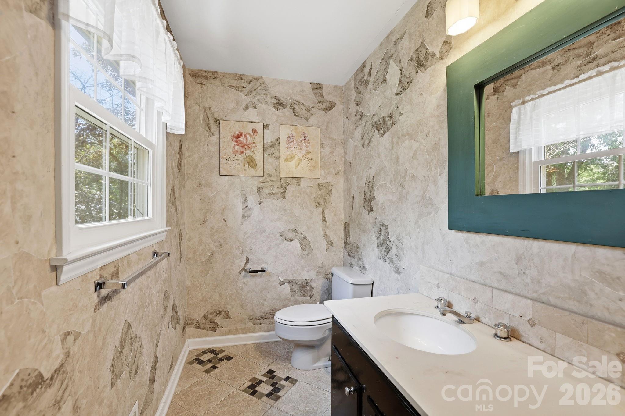 7419 Meadowdale Lane — Charlotte
