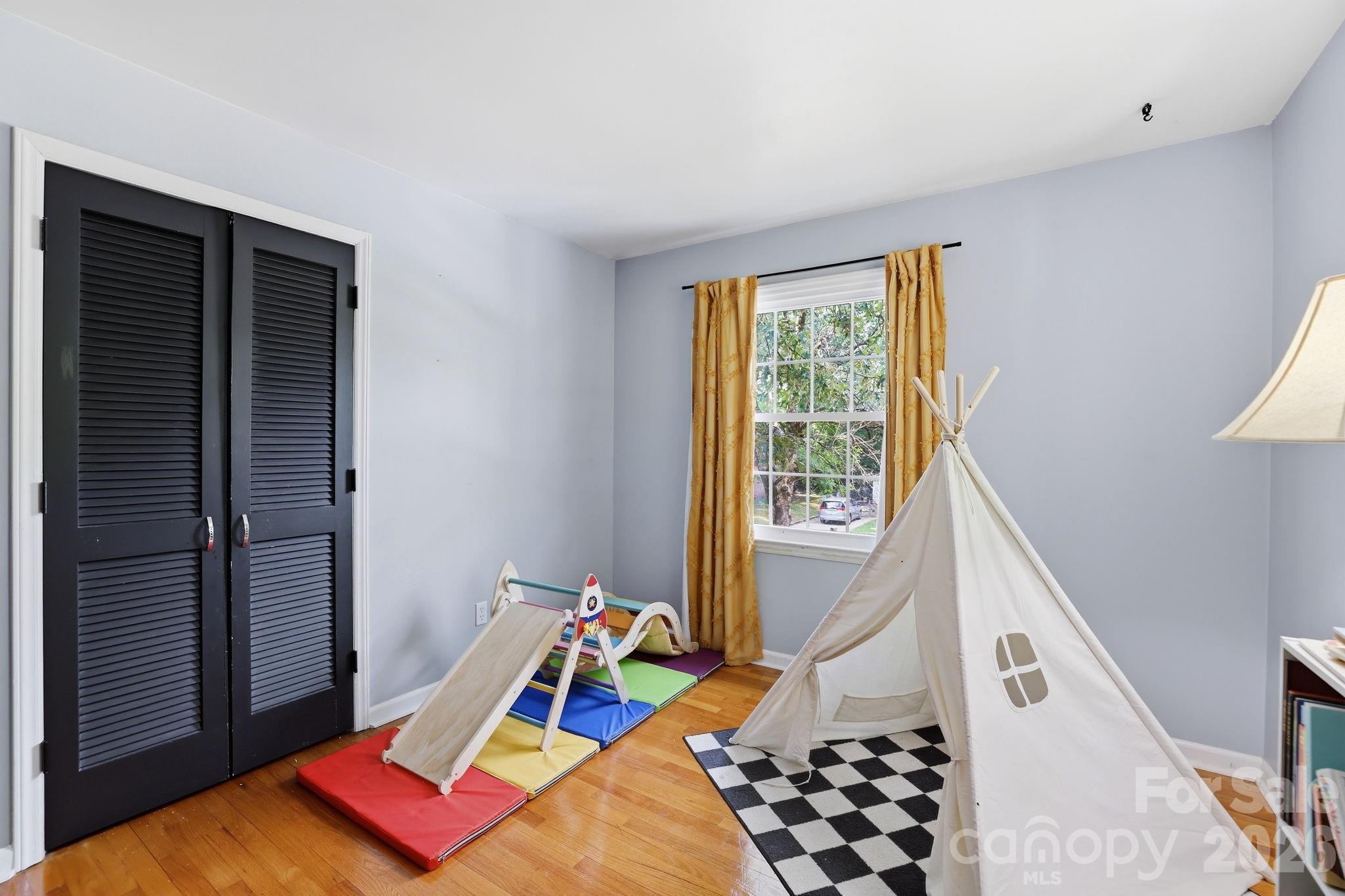 7419 Meadowdale Lane — Charlotte