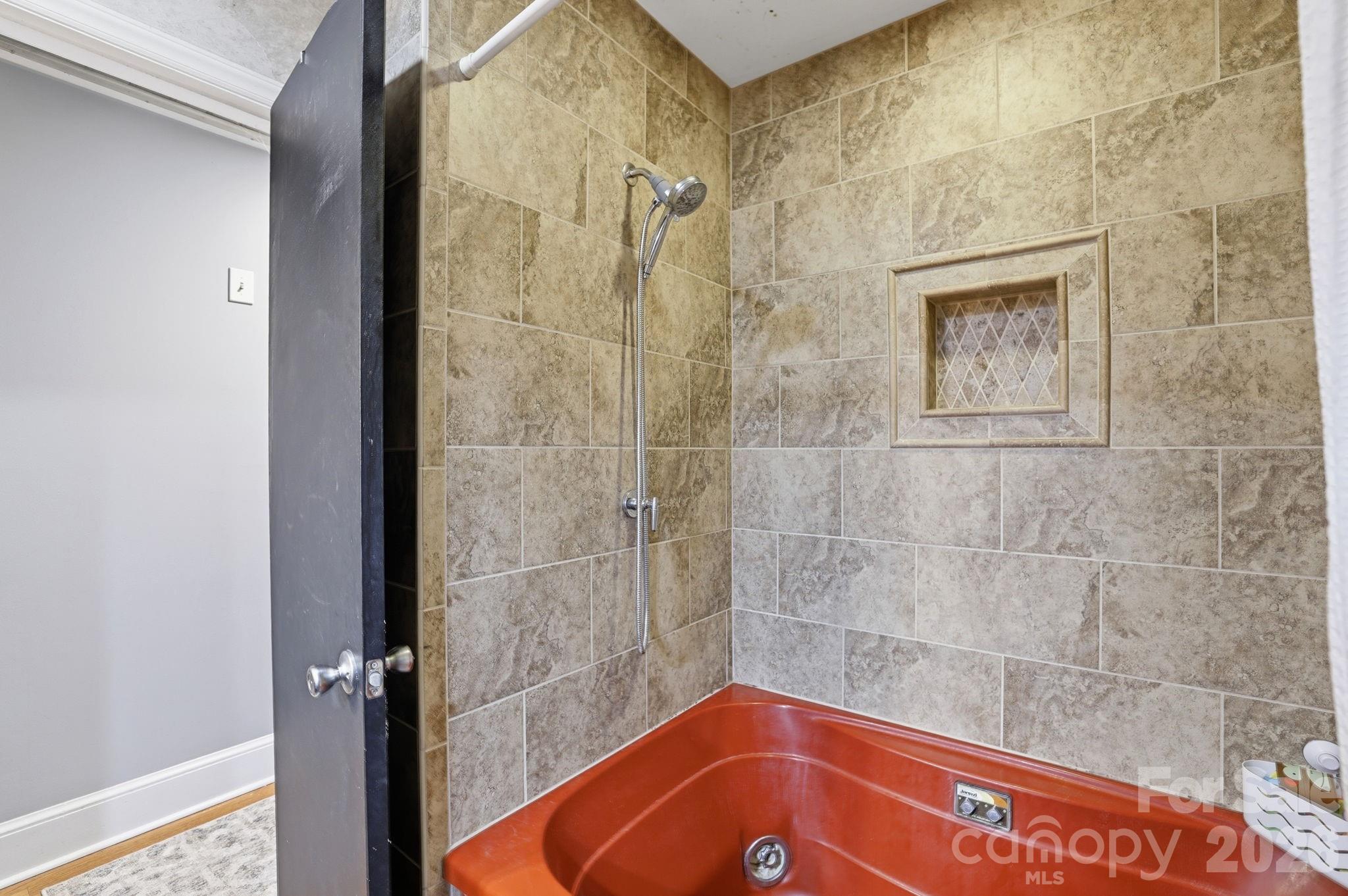 7419 Meadowdale Lane — Charlotte