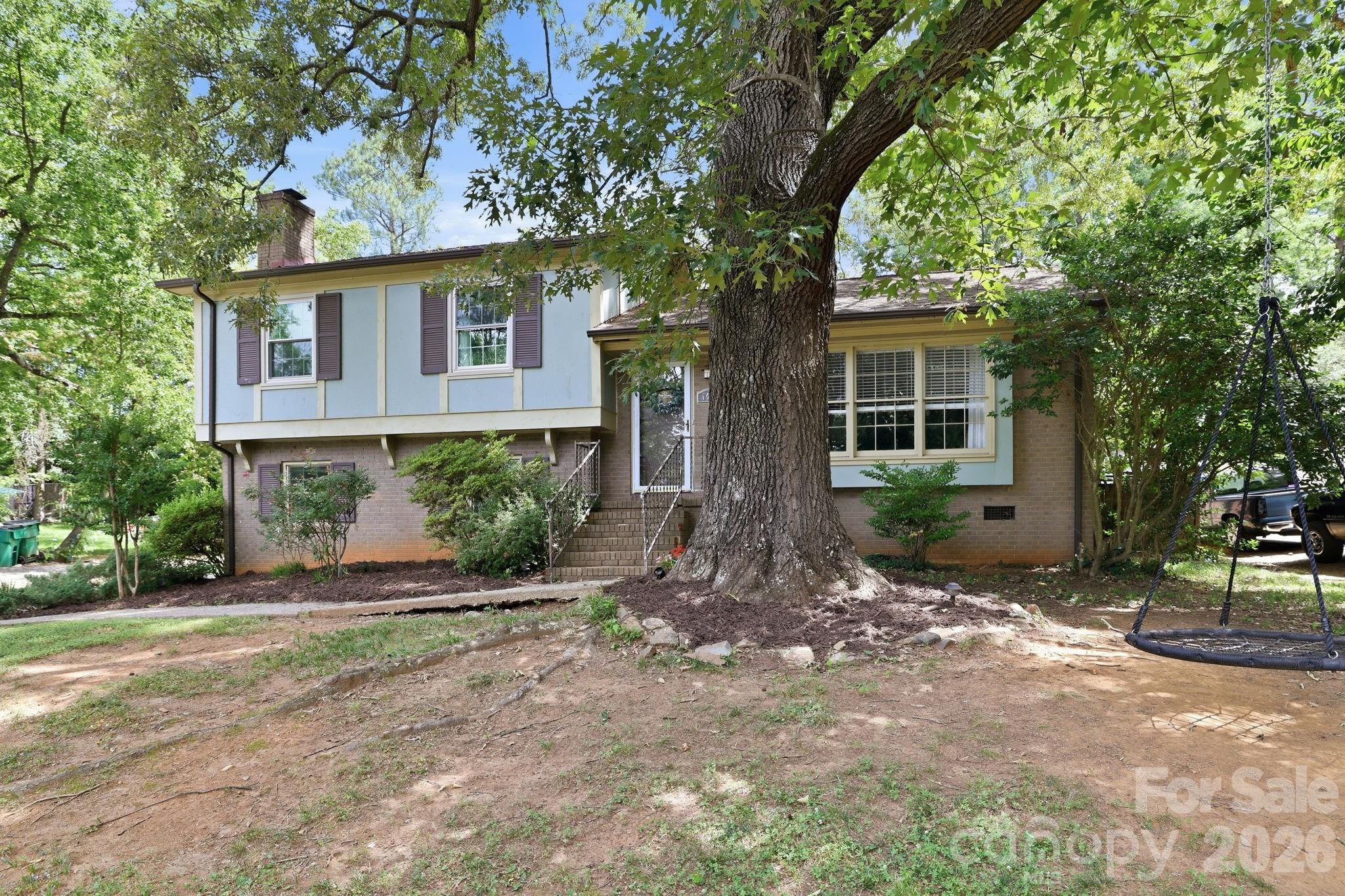 7419 Meadowdale Lane — Charlotte