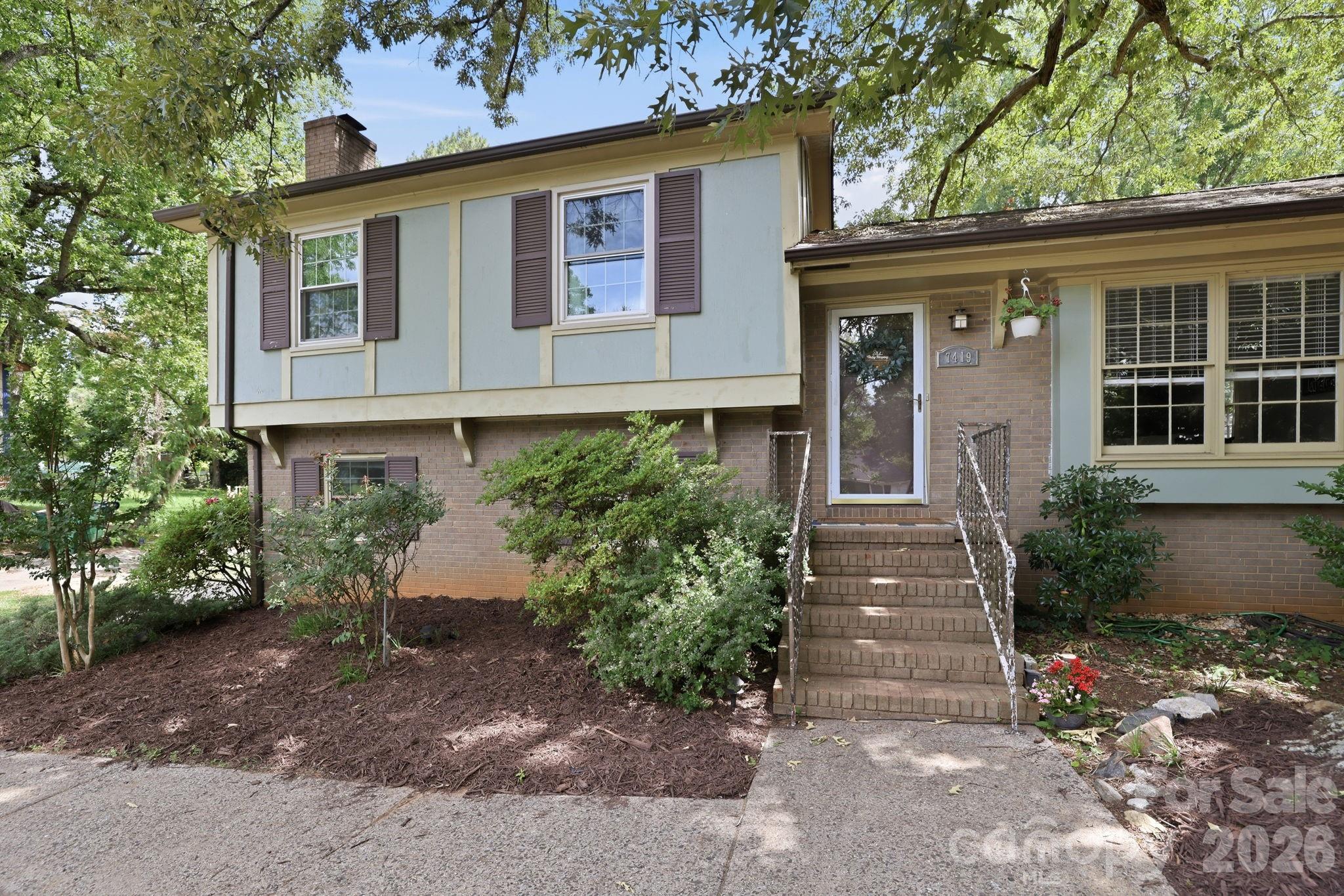 7419 Meadowdale Lane — Charlotte