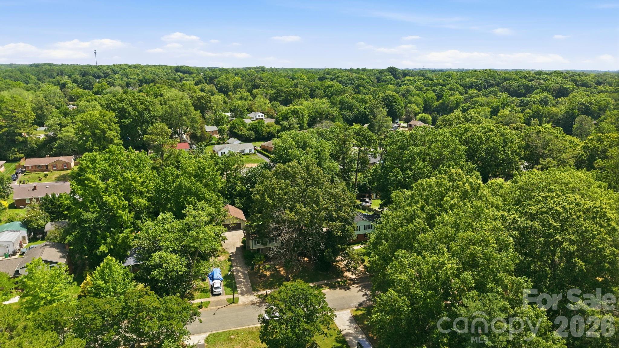 7419 Meadowdale Lane — Charlotte
